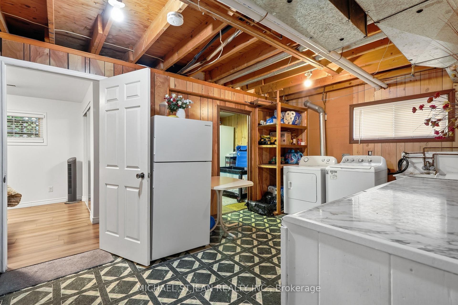 Photo 41 of 50 Adis Avenue, Hamilton, Gurnett — HOMEH