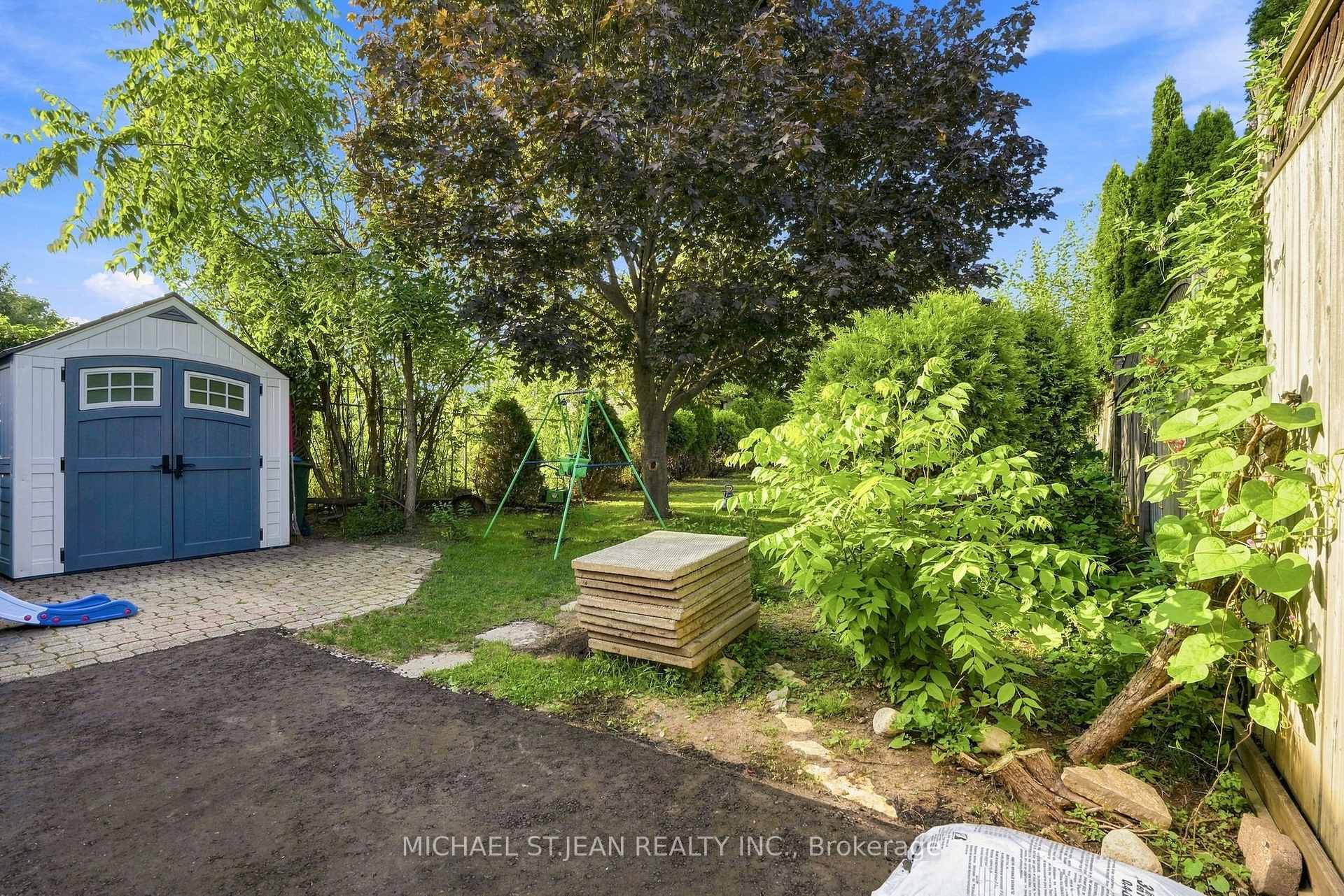 Photo 46 of 50 Adis Avenue, Hamilton, Gurnett — HOMEH