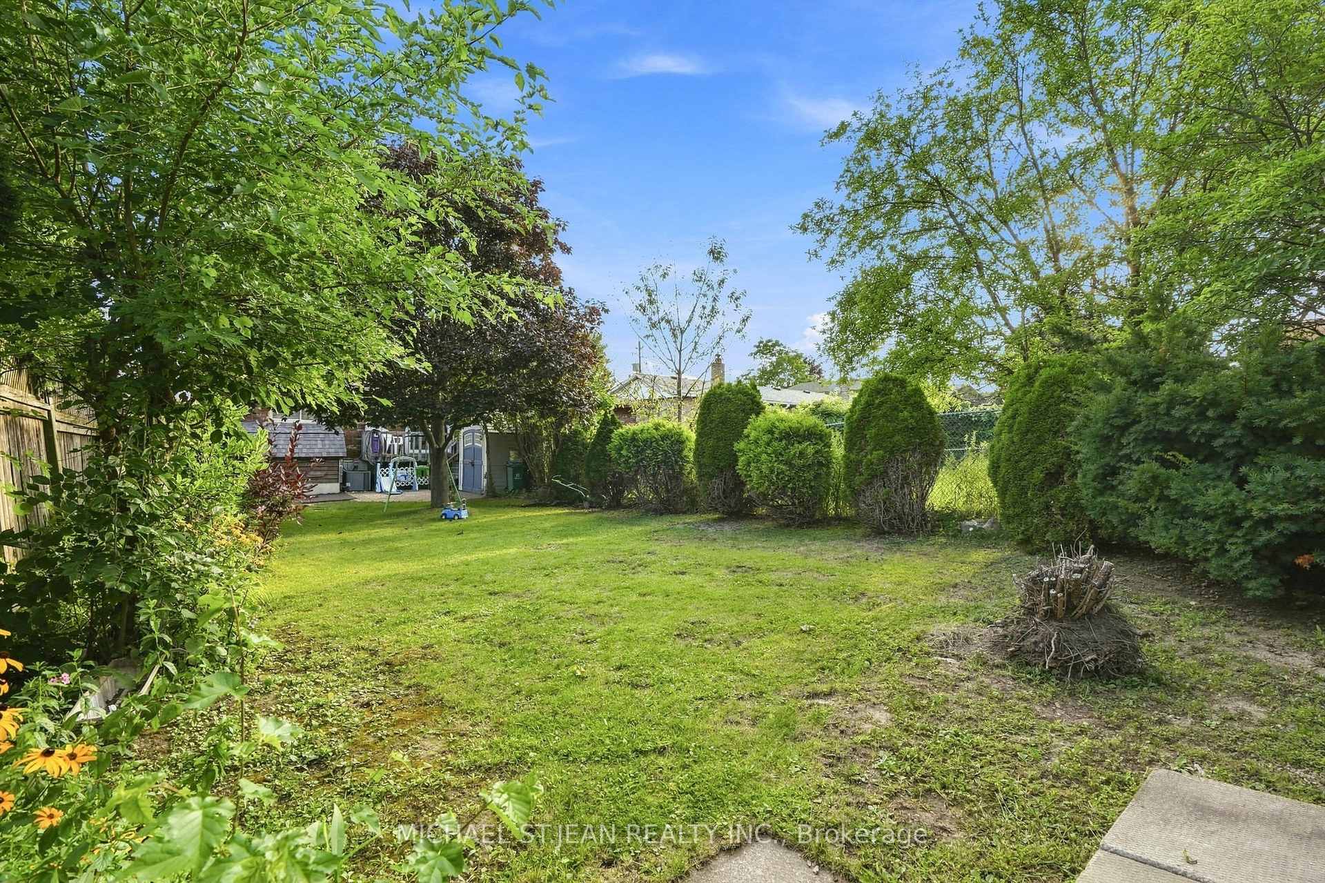 Photo 47 of 50 Adis Avenue, Hamilton, Gurnett — HOMEH