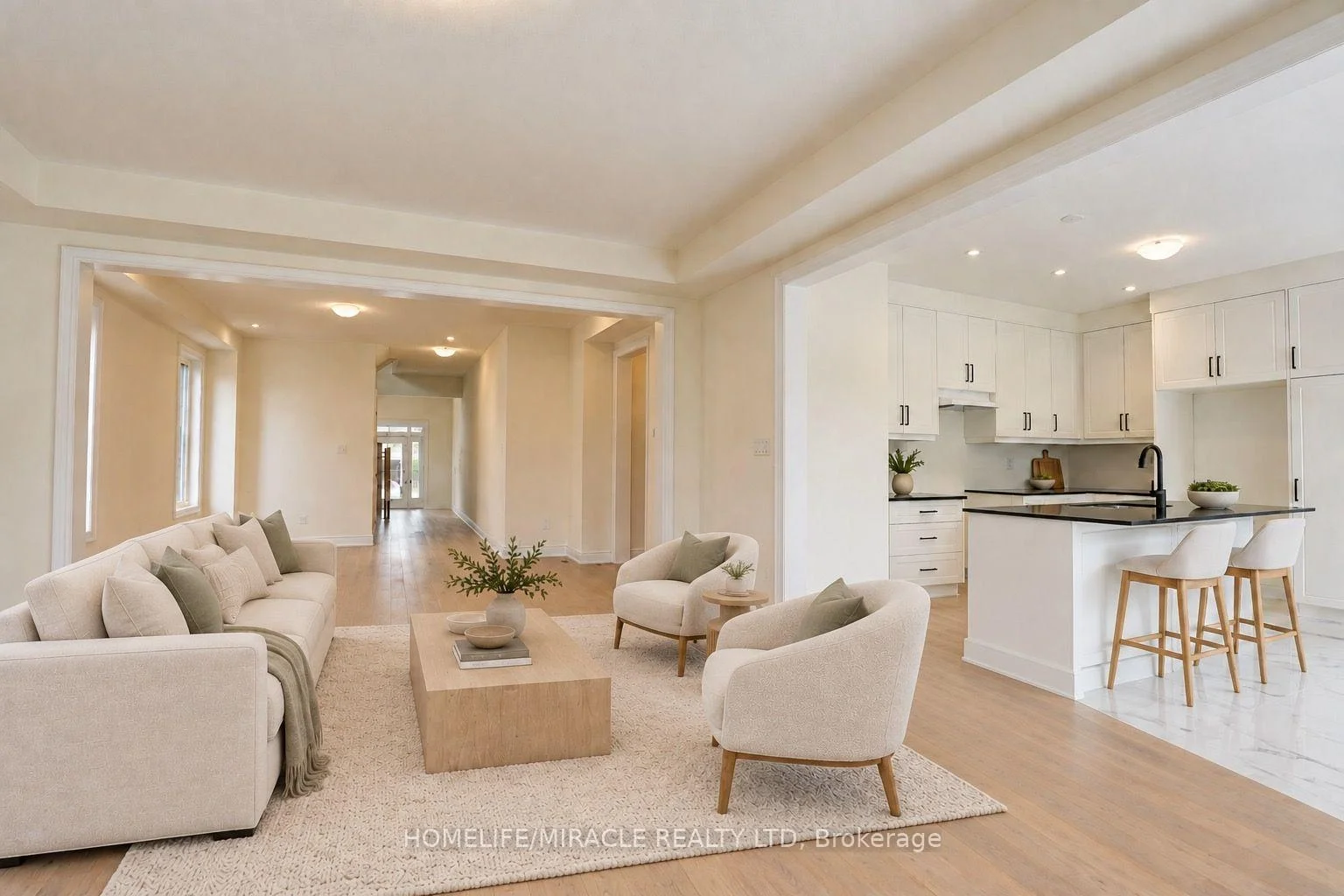 Photo 3 of 142 Antibes Drive, Brampton, Credit Valley — HOMEH