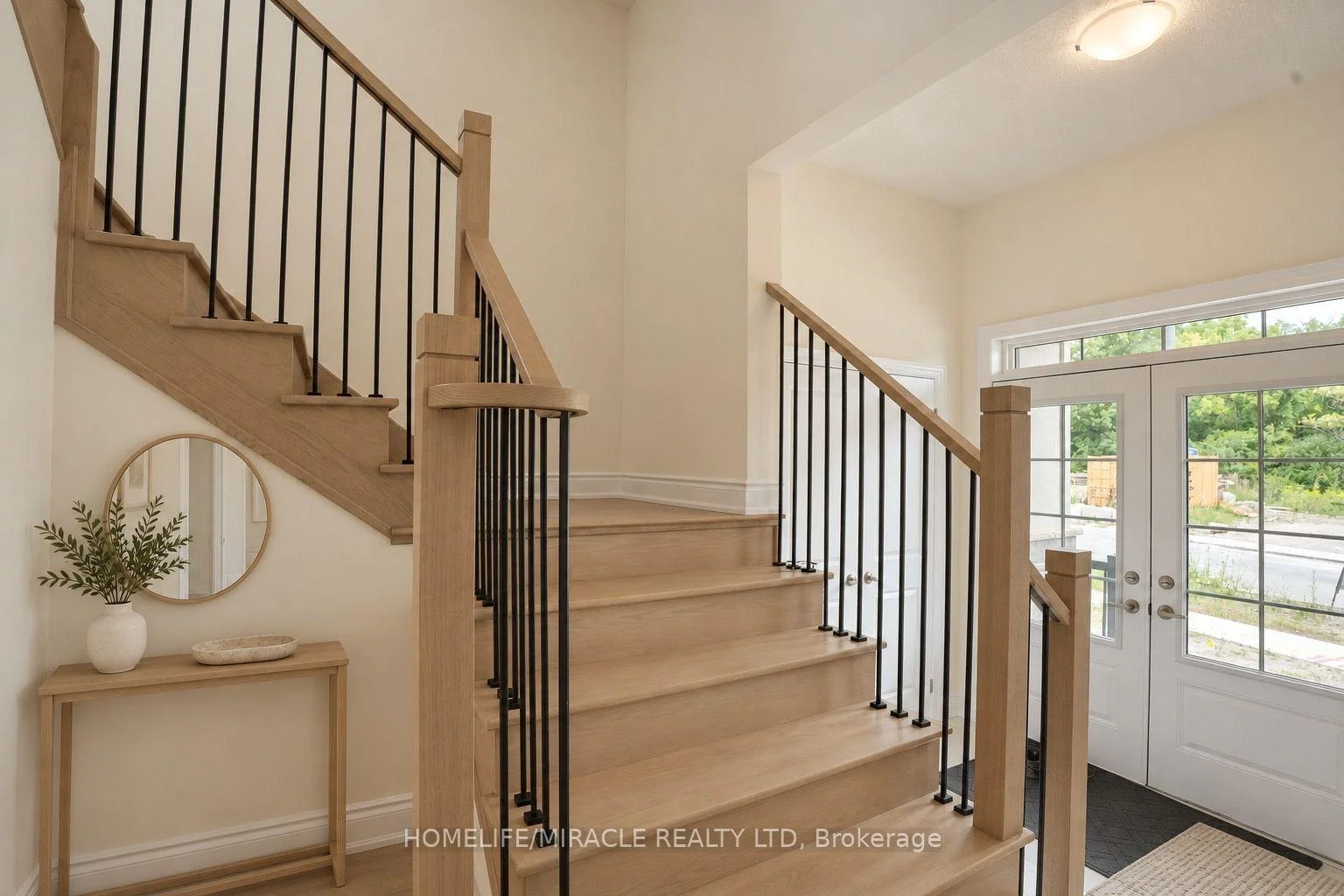 Photo 5 of 142 Antibes Drive, Brampton, Credit Valley — HOMEH