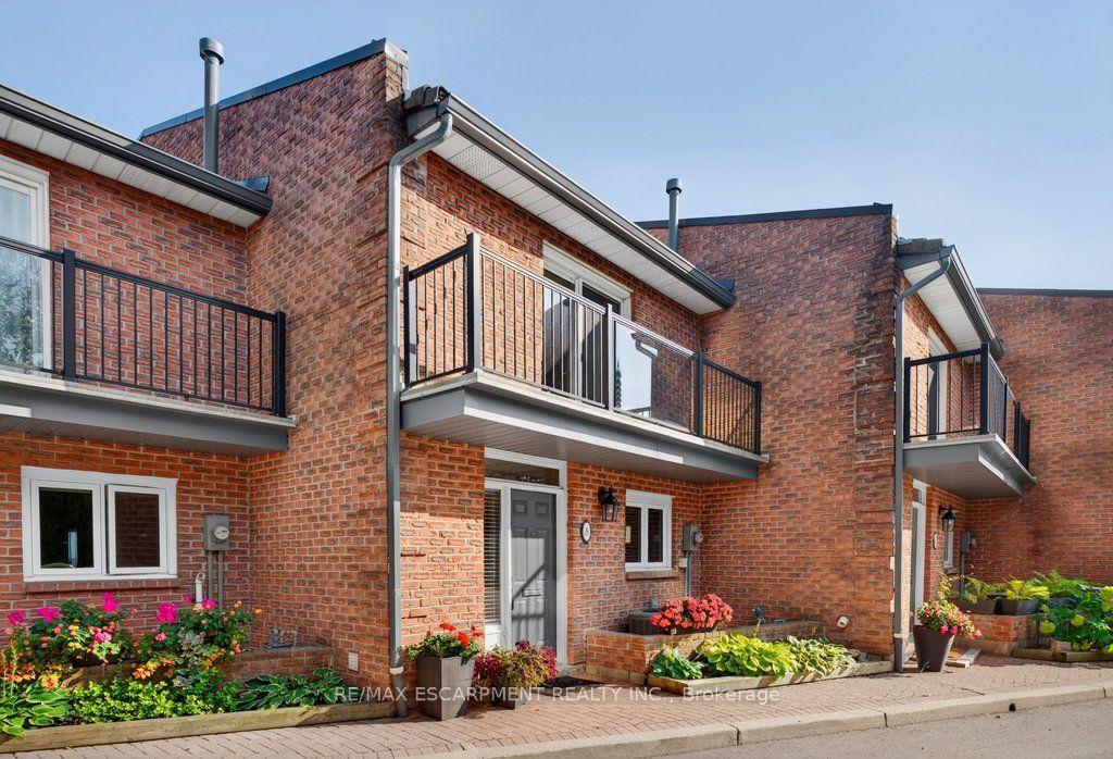 Photo 2 of Unit 8, 2136 Old Lakeshore Road, Burlington, Brant — HOMEH