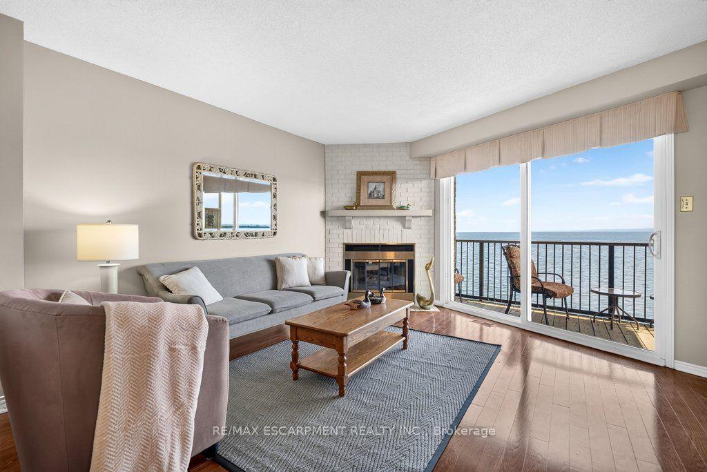 Photo 5 of Unit 8, 2136 Old Lakeshore Road, Burlington, Brant — HOMEH