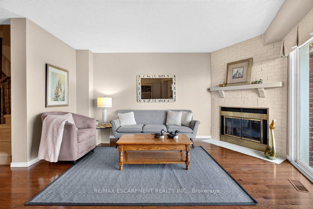 Photo 6 of Unit 8, 2136 Old Lakeshore Road, Burlington, Brant — HOMEH