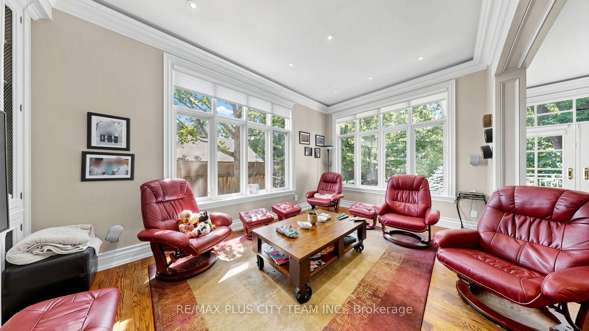 Photo 6 of 50 Bonnyview Drive, Etobicoke, Stonegate-Queensway — HOMEH