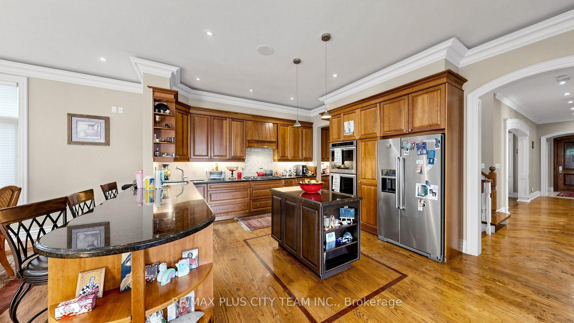 Photo 8 of 50 Bonnyview Drive, Etobicoke, Stonegate-Queensway — HOMEH