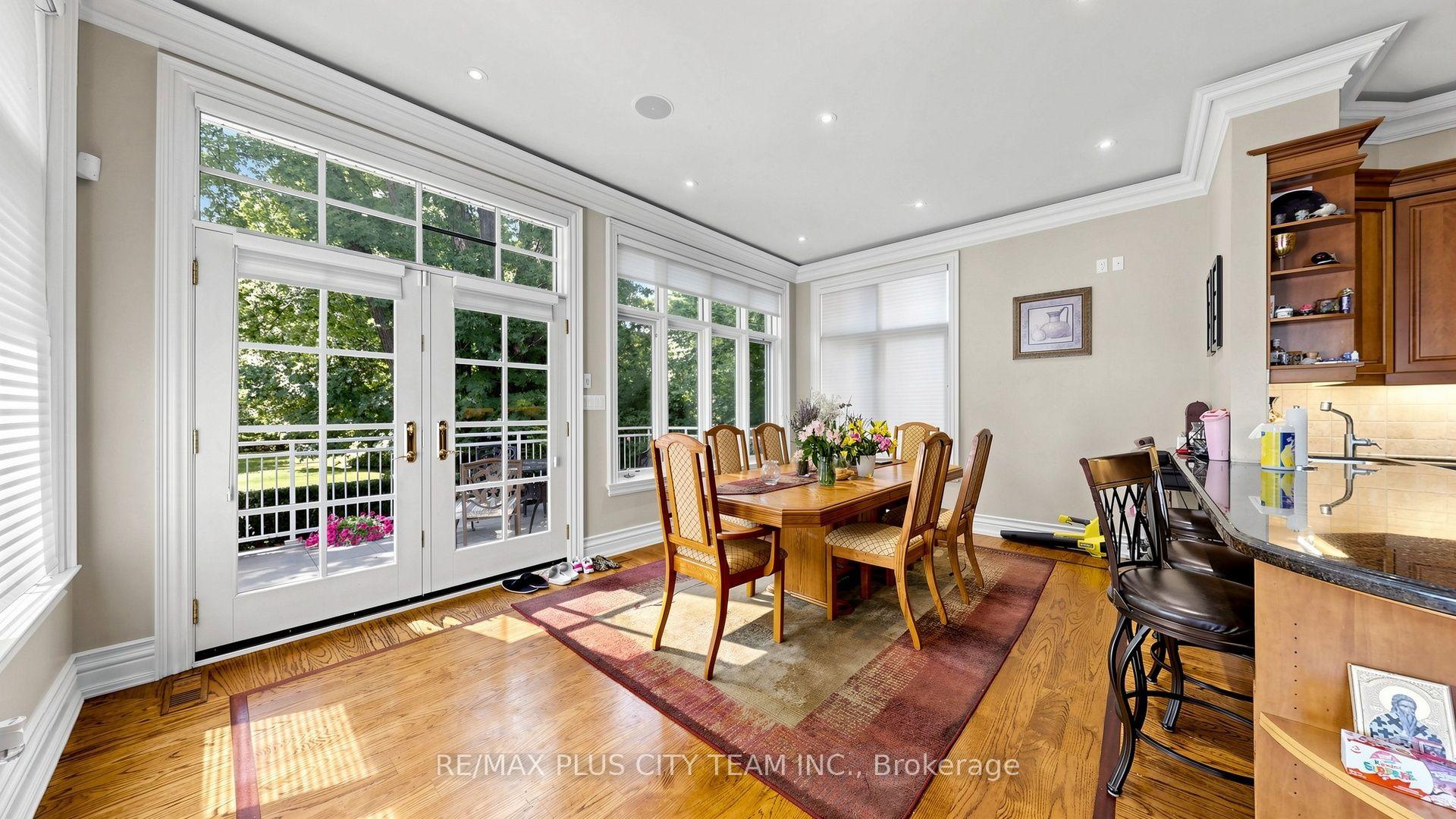 Photo 11 of 50 Bonnyview Drive, Etobicoke, Stonegate-Queensway — HOMEH