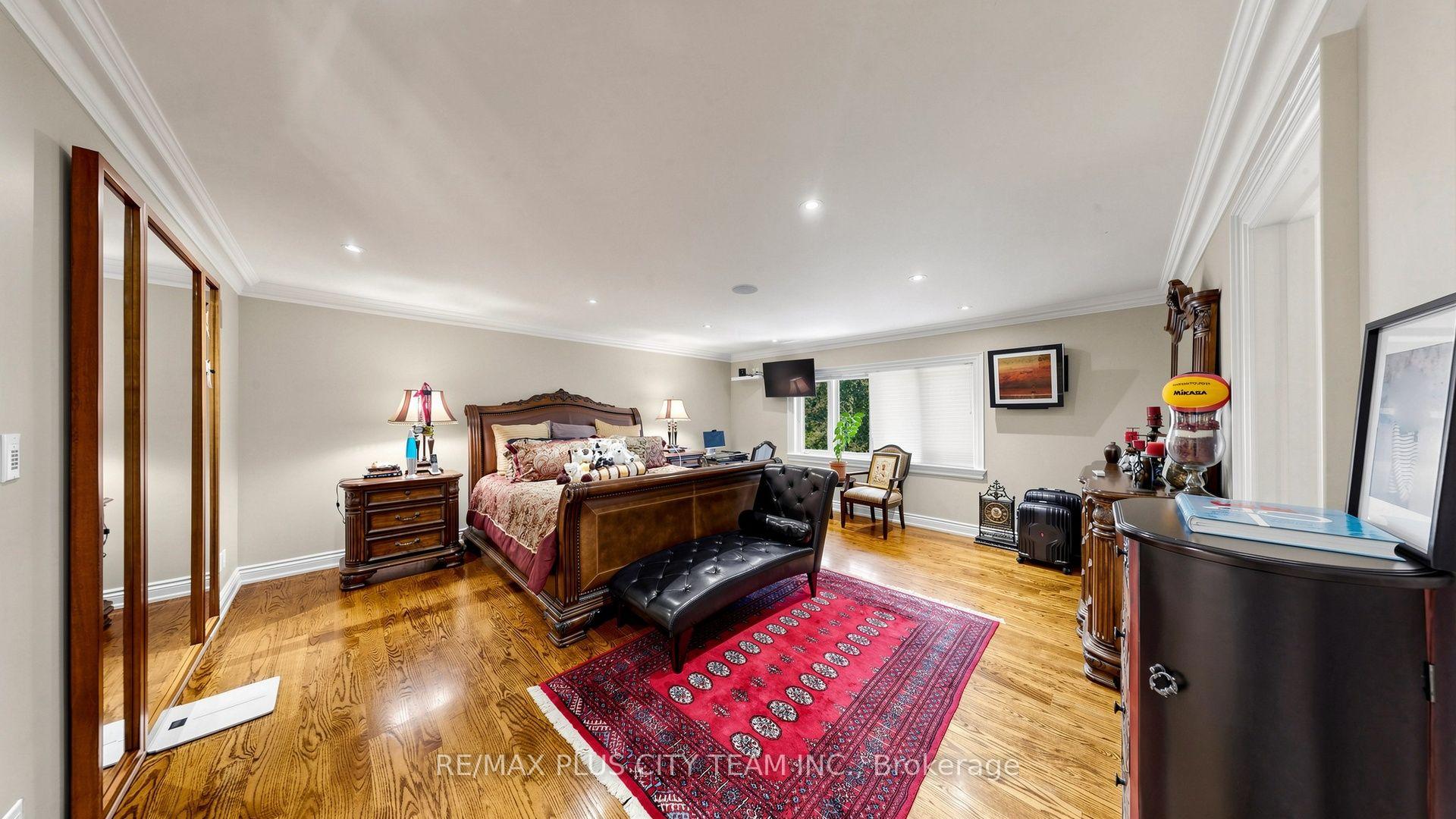 Photo 16 of 50 Bonnyview Drive, Etobicoke, Stonegate-Queensway — HOMEH