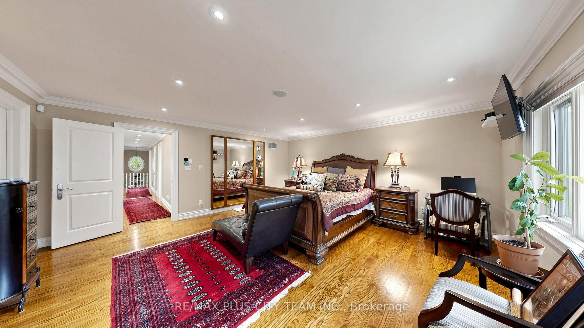 Photo 17 of 50 Bonnyview Drive, Etobicoke, Stonegate-Queensway — HOMEH