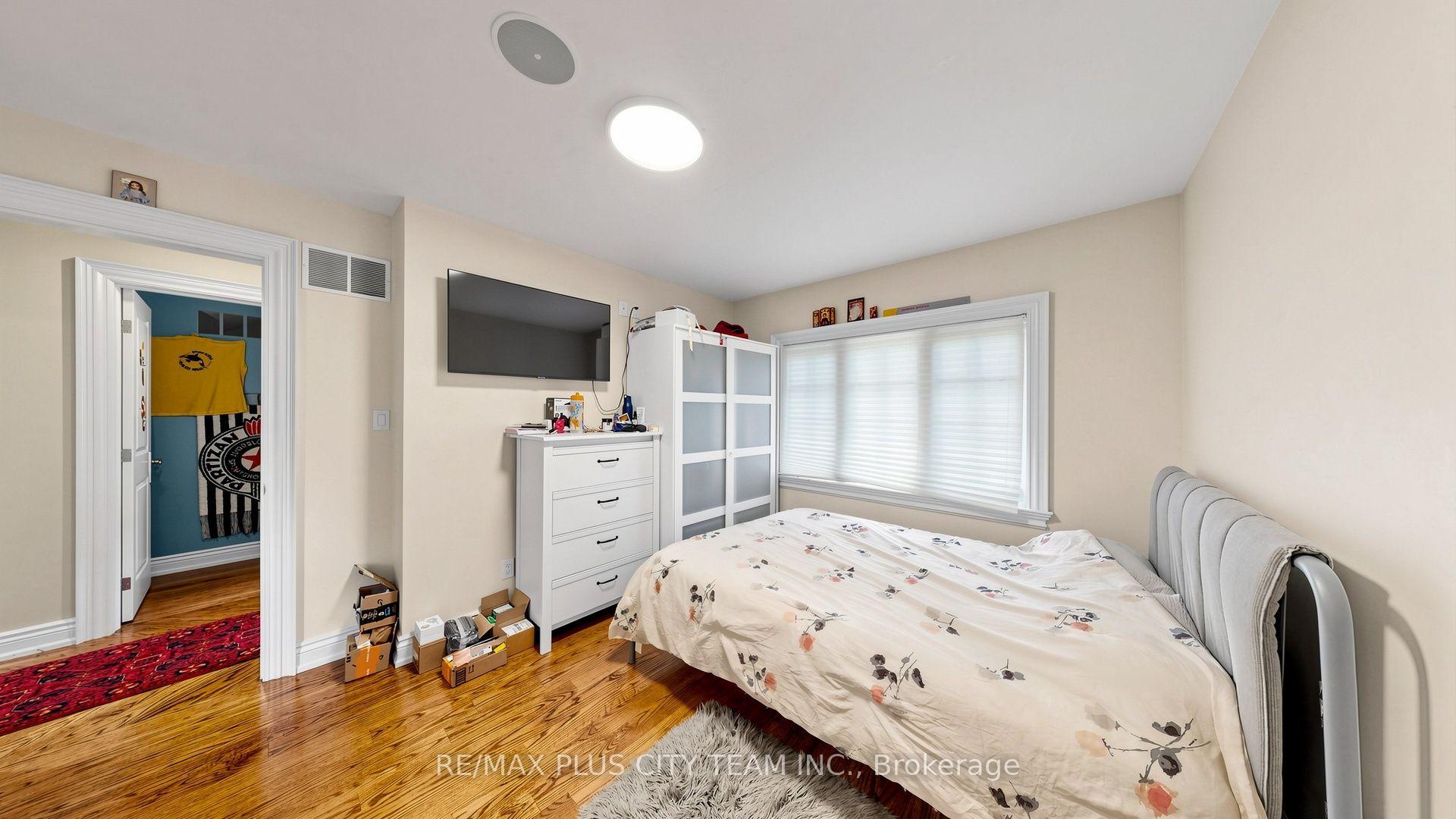 Photo 23 of 50 Bonnyview Drive, Etobicoke, Stonegate-Queensway — HOMEH