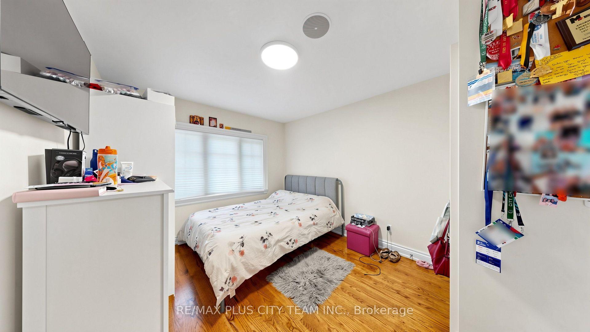 Photo 24 of 50 Bonnyview Drive, Etobicoke, Stonegate-Queensway — HOMEH