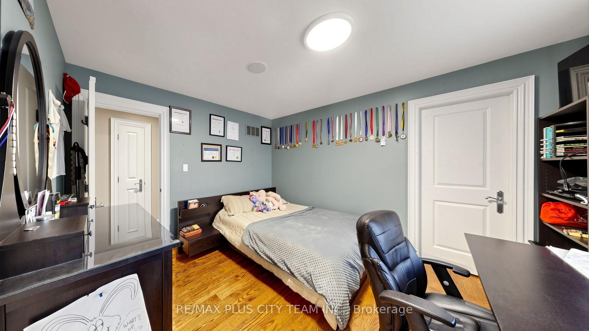 Photo 25 of 50 Bonnyview Drive, Etobicoke, Stonegate-Queensway — HOMEH