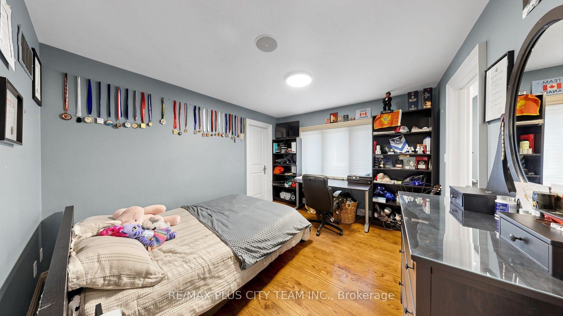 Photo 26 of 50 Bonnyview Drive, Etobicoke, Stonegate-Queensway — HOMEH