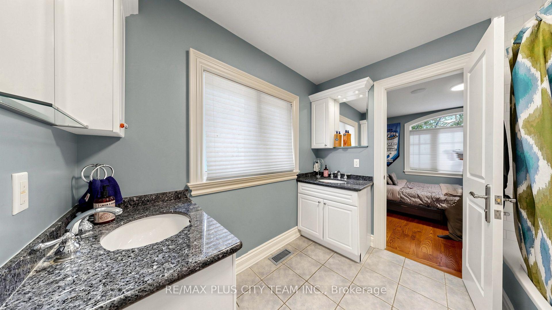 Photo 27 of 50 Bonnyview Drive, Etobicoke, Stonegate-Queensway — HOMEH
