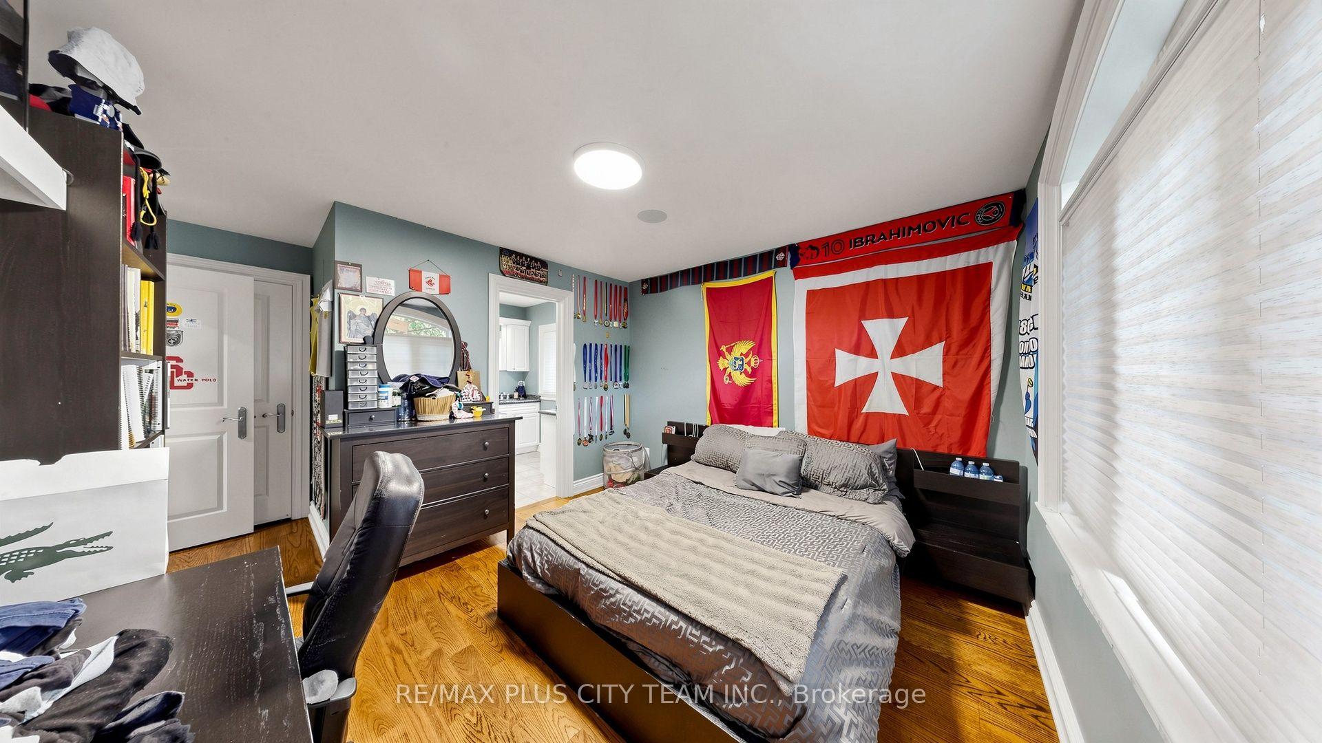 Photo 29 of 50 Bonnyview Drive, Etobicoke, Stonegate-Queensway — HOMEH
