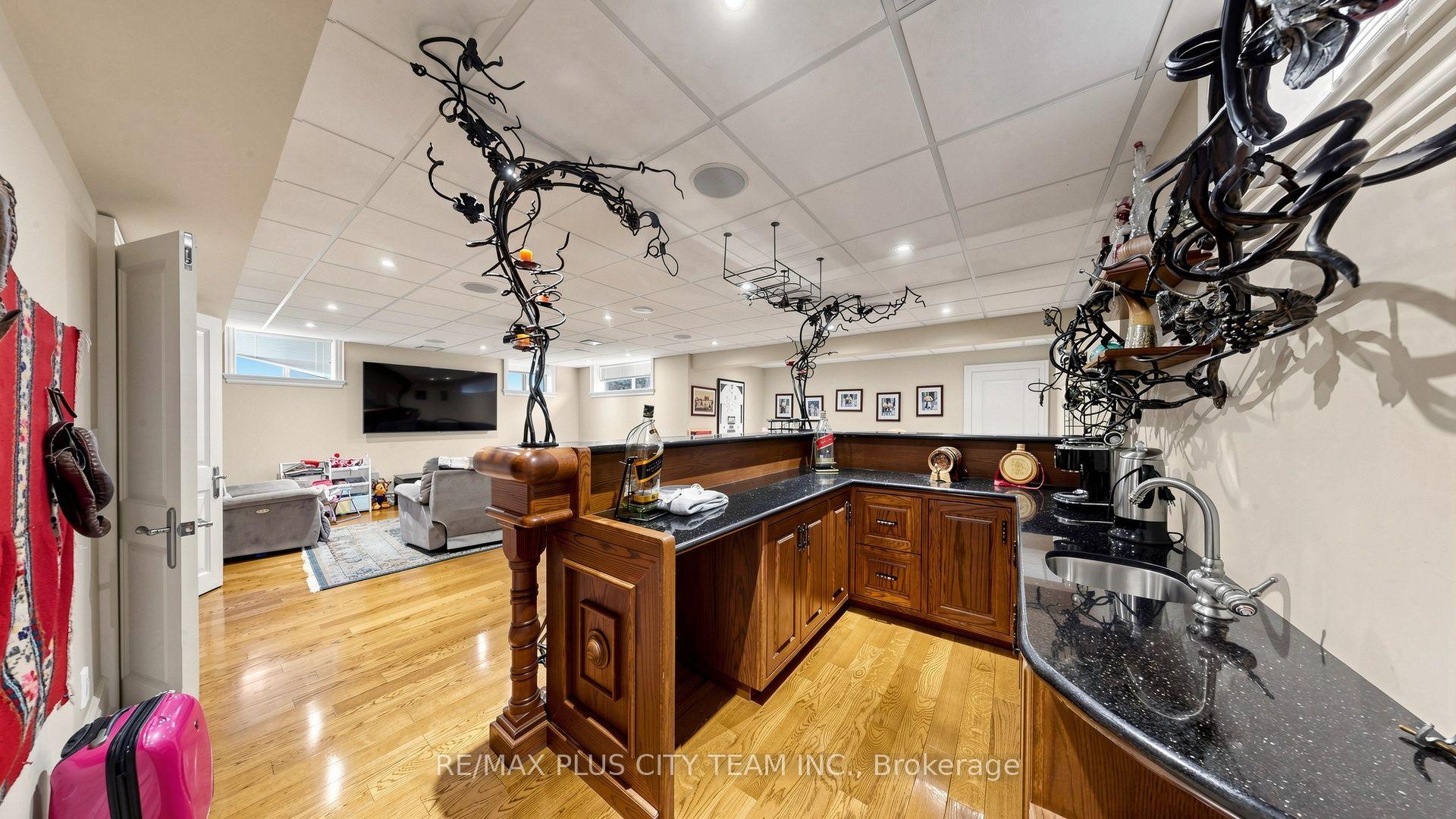 Photo 35 of 50 Bonnyview Drive, Etobicoke, Stonegate-Queensway — HOMEH