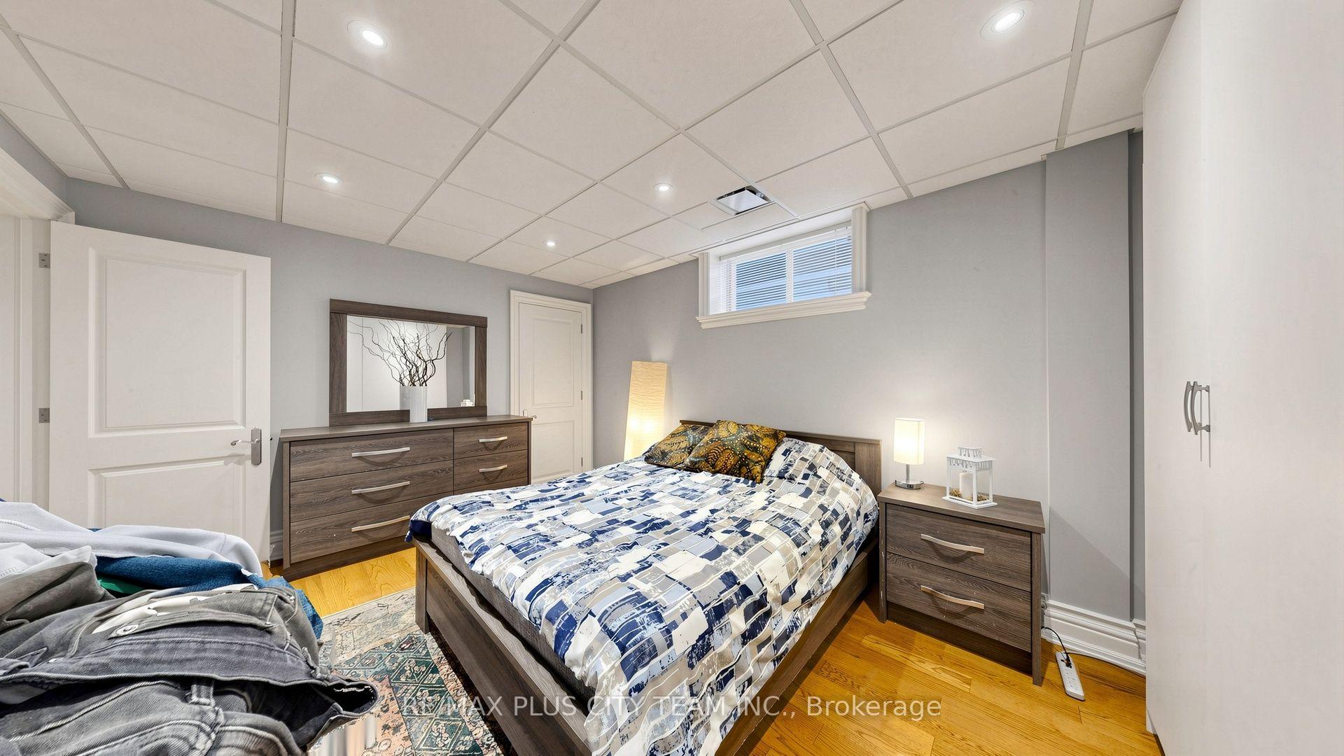 Photo 37 of 50 Bonnyview Drive, Etobicoke, Stonegate-Queensway — HOMEH