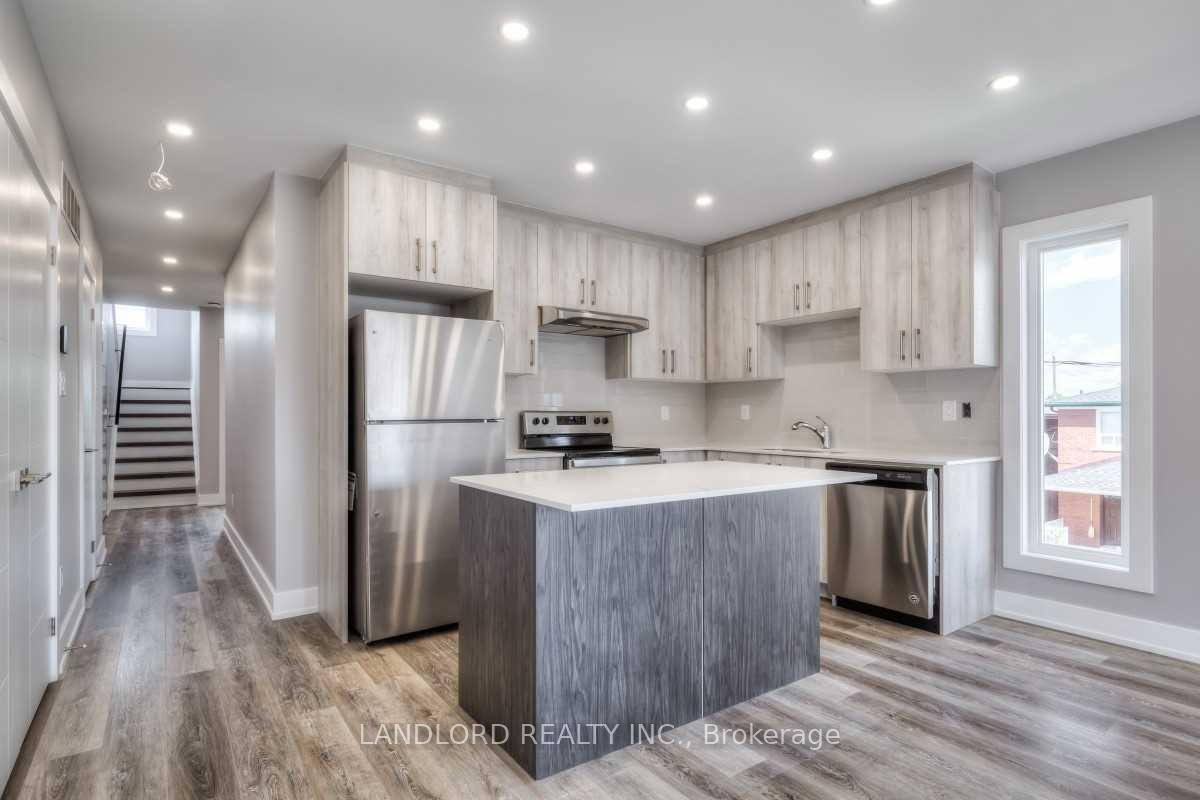 Photo 3 of Unit 3, 53 Rockcliffe Boulevard, Toronto, Rockcliffe-Smythe — HOMEH