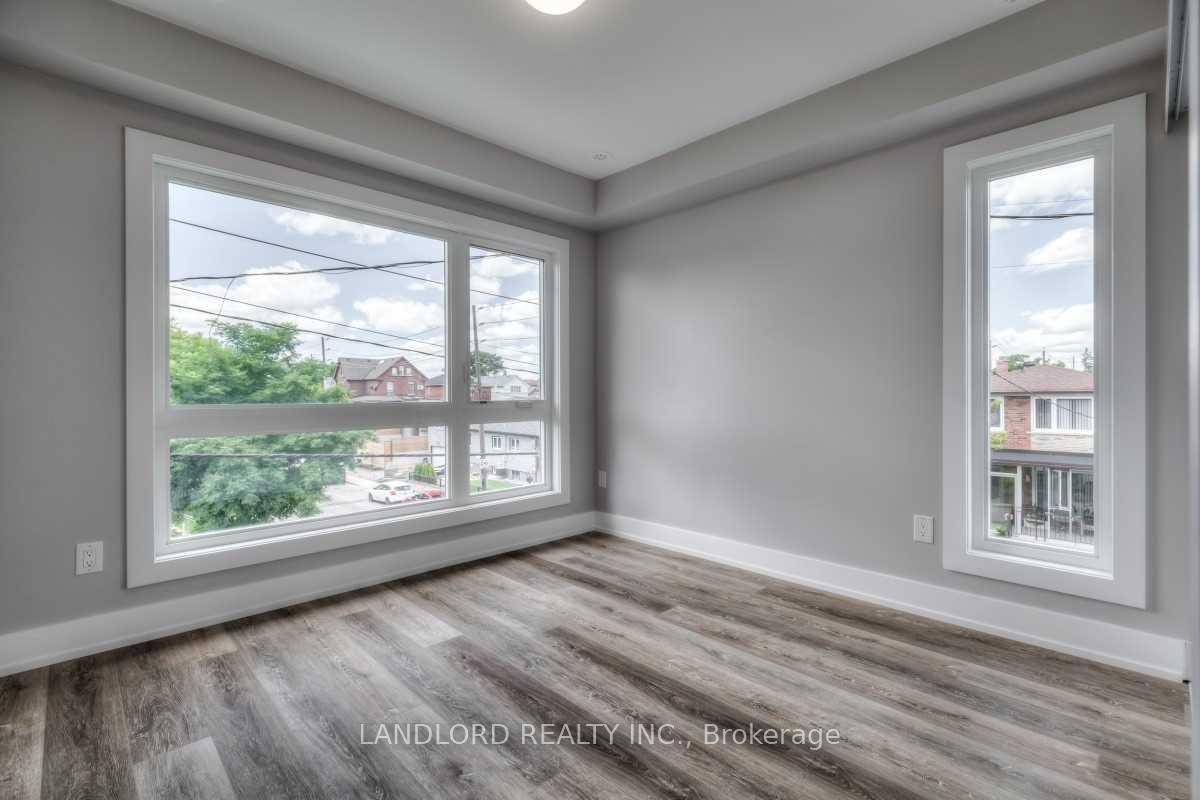 Photo 9 of Unit 3, 53 Rockcliffe Boulevard, Toronto, Rockcliffe-Smythe — HOMEH
