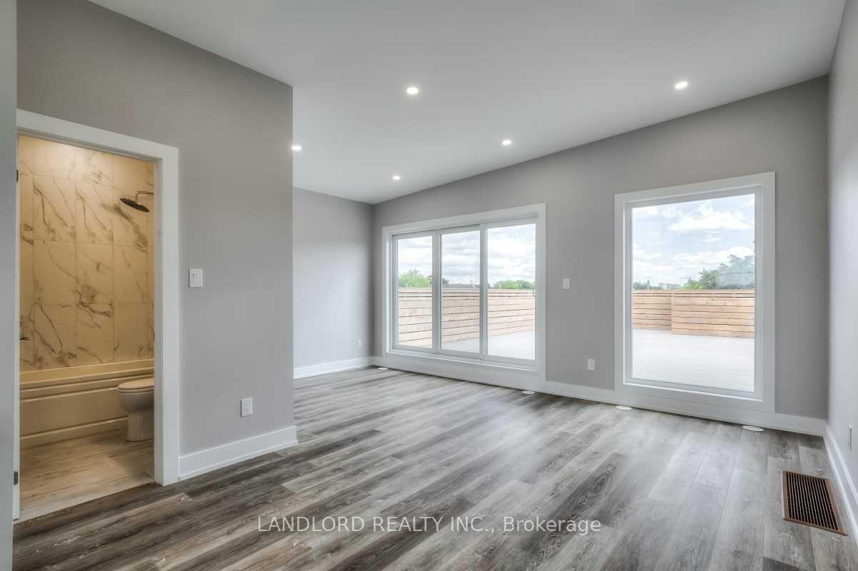 Photo 10 of Unit 3, 53 Rockcliffe Boulevard, Toronto, Rockcliffe-Smythe — HOMEH