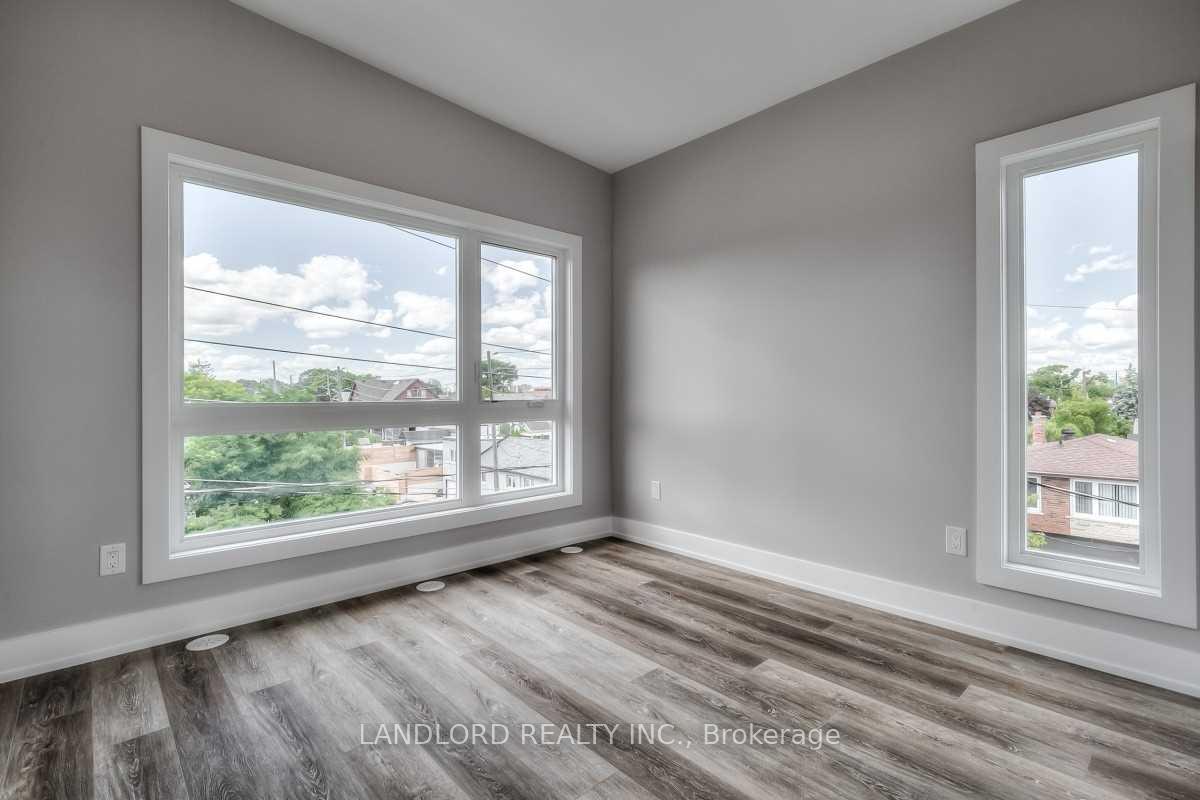 Photo 13 of Unit 3, 53 Rockcliffe Boulevard, Toronto, Rockcliffe-Smythe — HOMEH