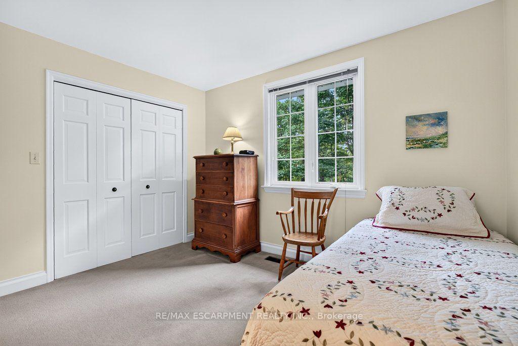 Photo 29 of 1975 Sterling Place, Burlington, Tyandaga — HOMEH