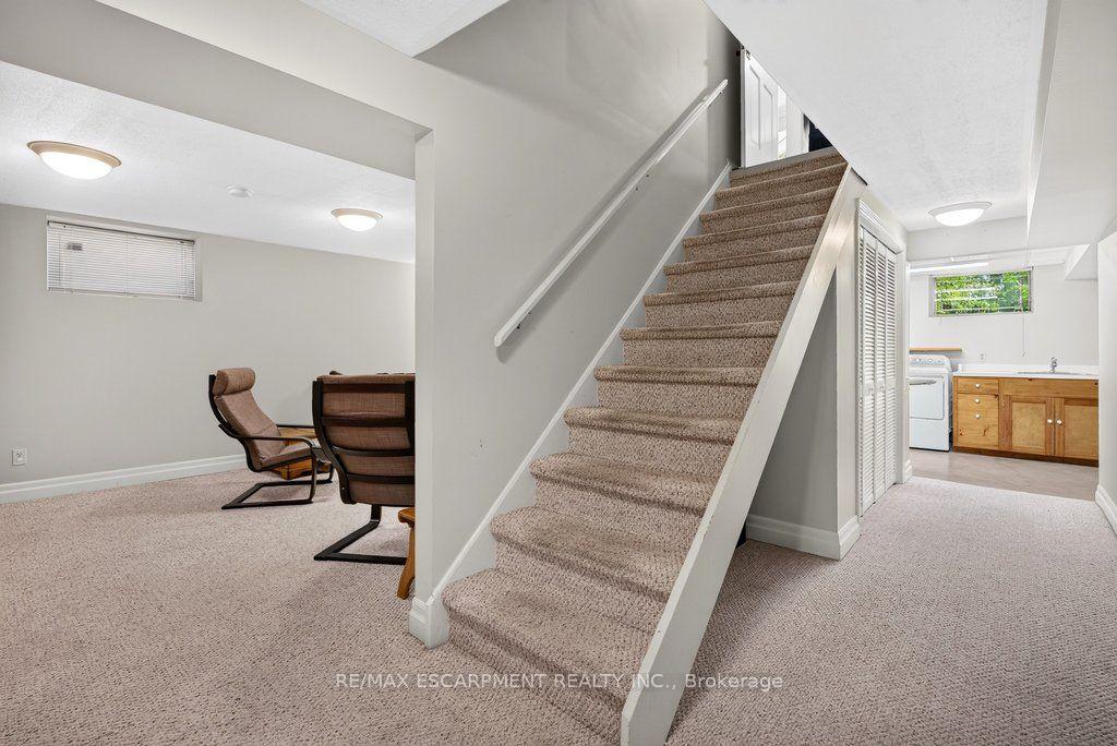 Photo 35 of 1975 Sterling Place, Burlington, Tyandaga — HOMEH