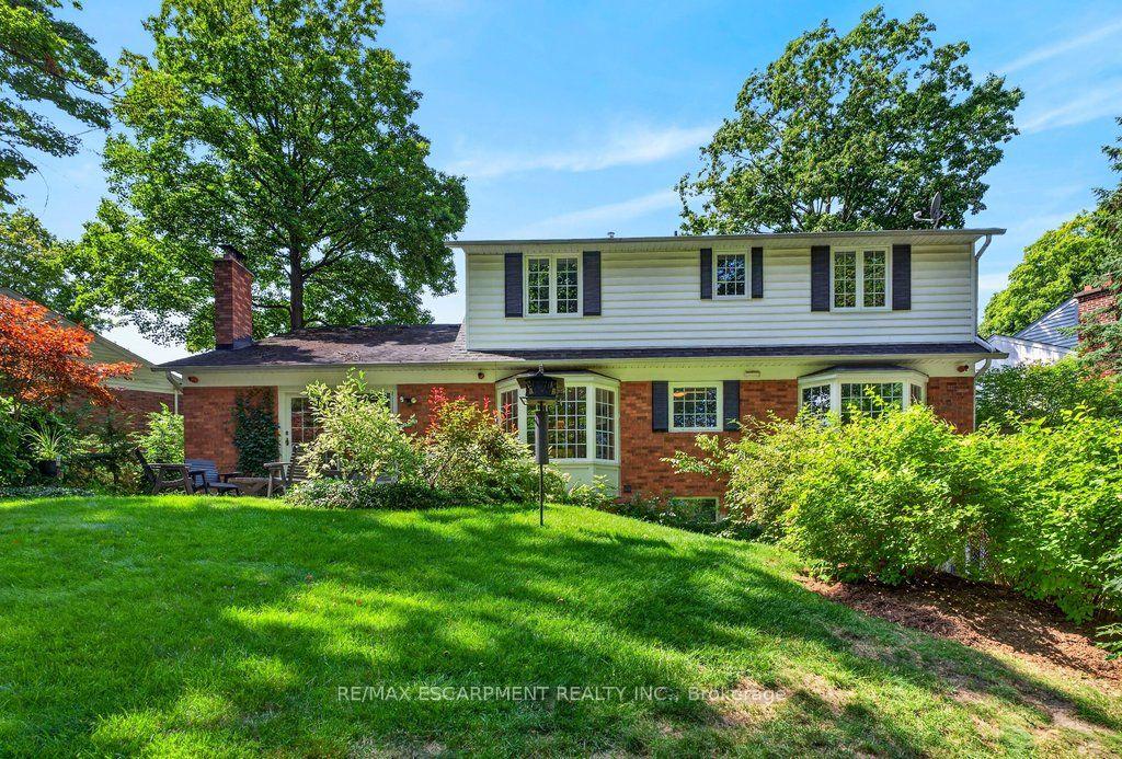 Photo 40 of 1975 Sterling Place, Burlington, Tyandaga — HOMEH
