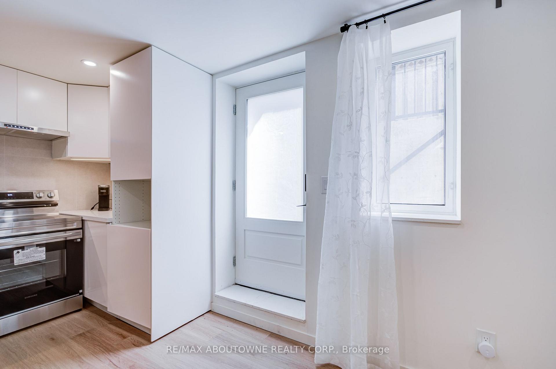 Photo 11 of Unit Lower, 1108 Notley Crescent, Oakville, Glen Abbey — HOMEH