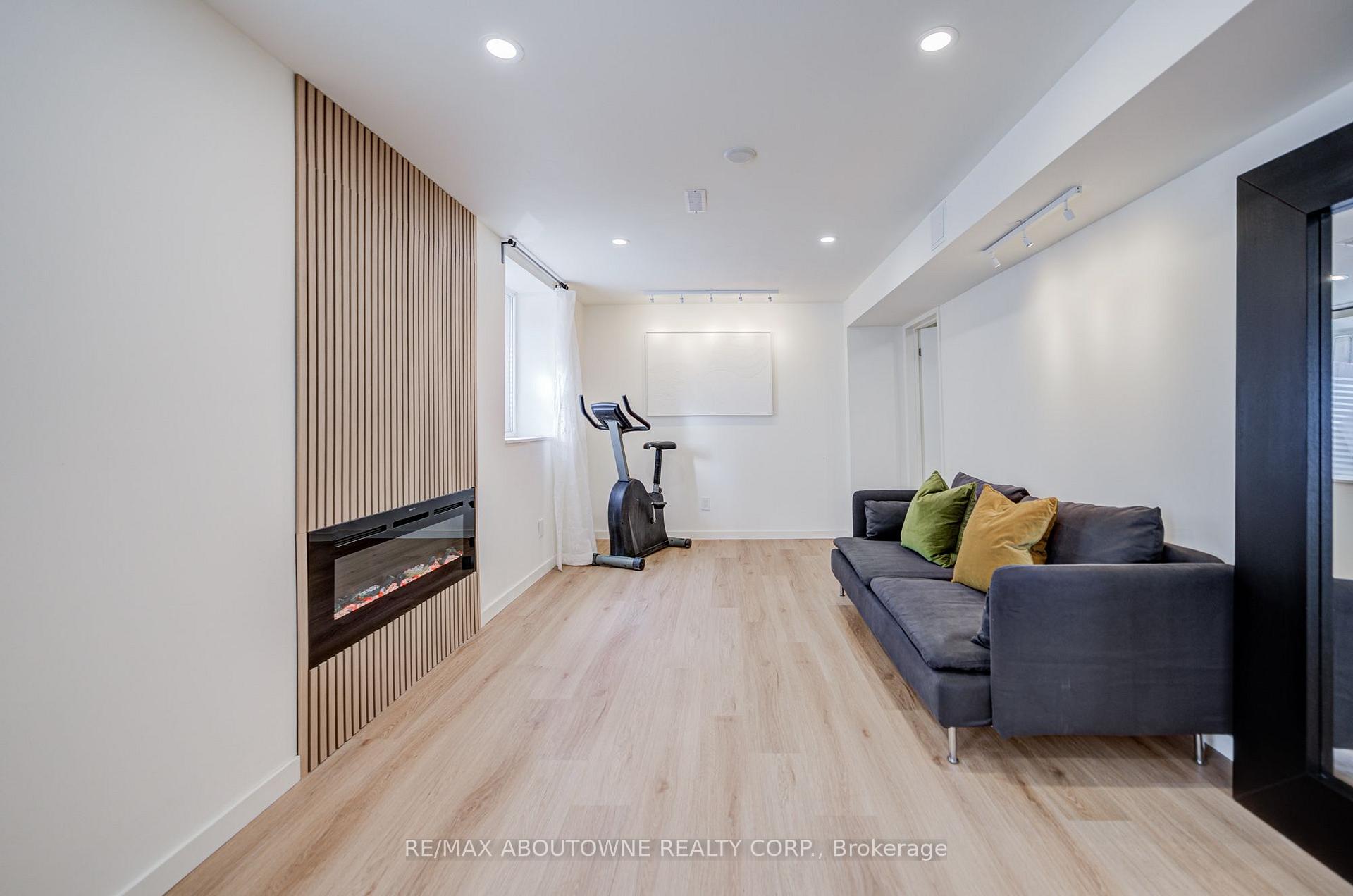 Photo 13 of Unit Lower, 1108 Notley Crescent, Oakville, Glen Abbey — HOMEH