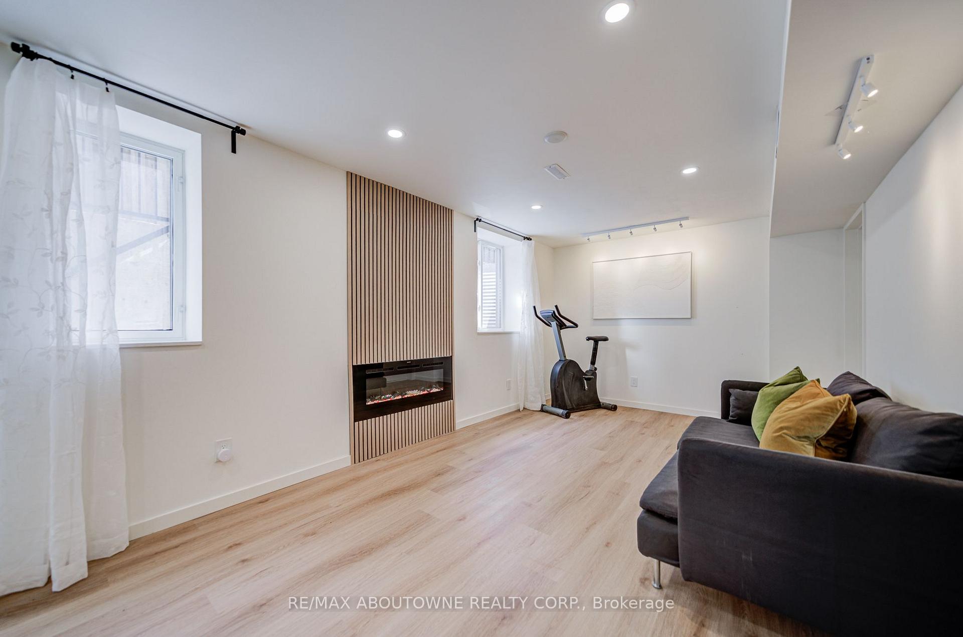 Photo 14 of Unit Lower, 1108 Notley Crescent, Oakville, Glen Abbey — HOMEH