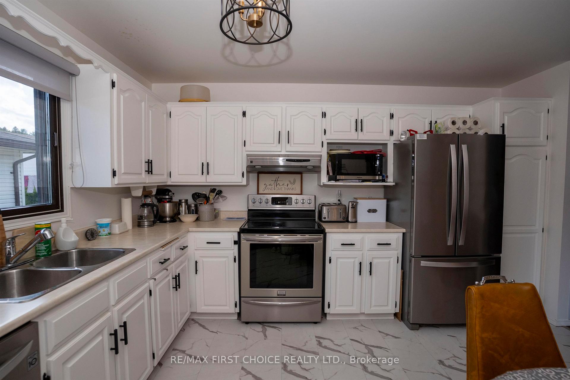 Photo 7 of 224 London Drive, Thunder Bay, Dawson Heights — HOMEH