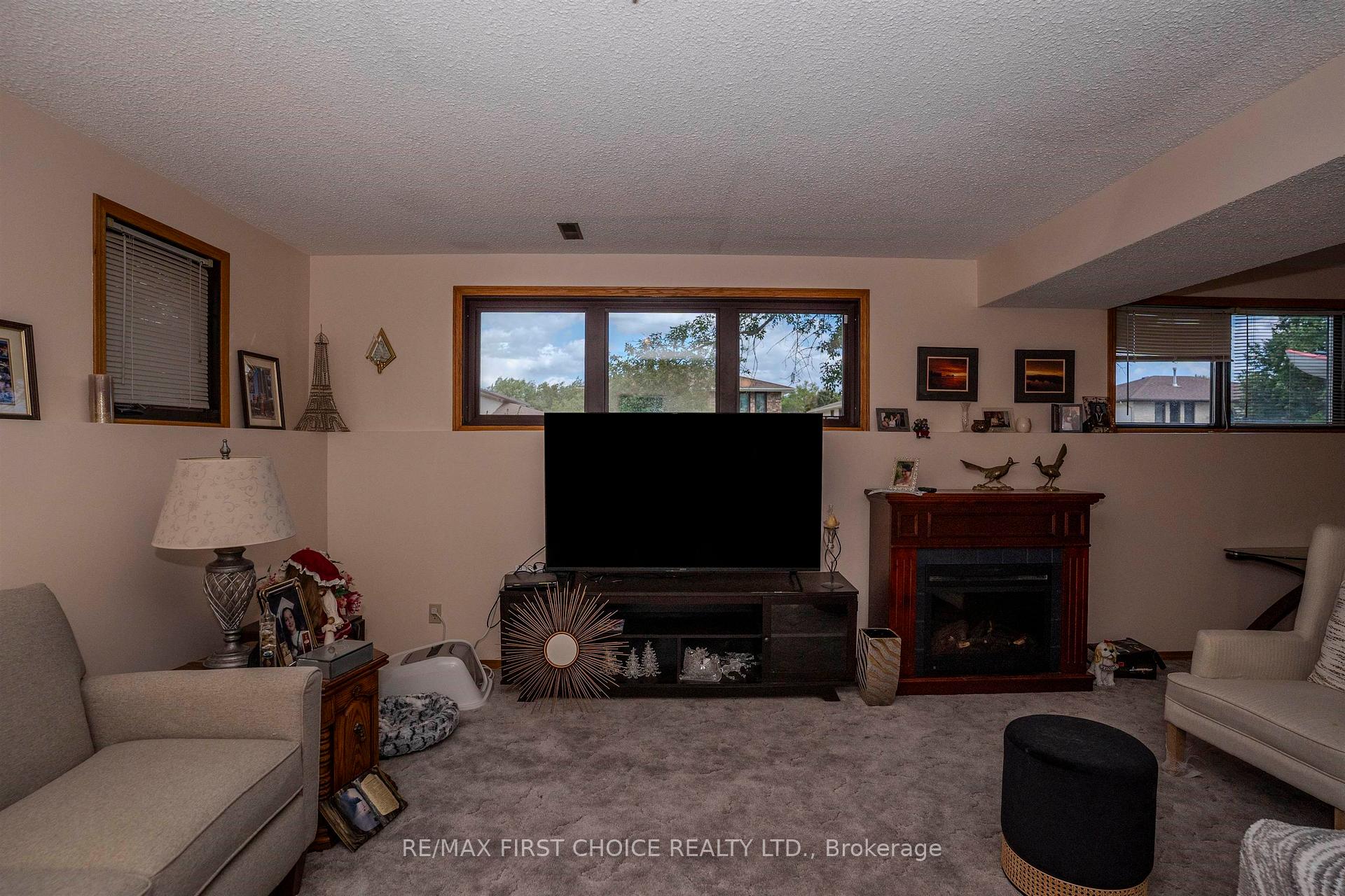 Photo 19 of 224 London Drive, Thunder Bay, Dawson Heights — HOMEH