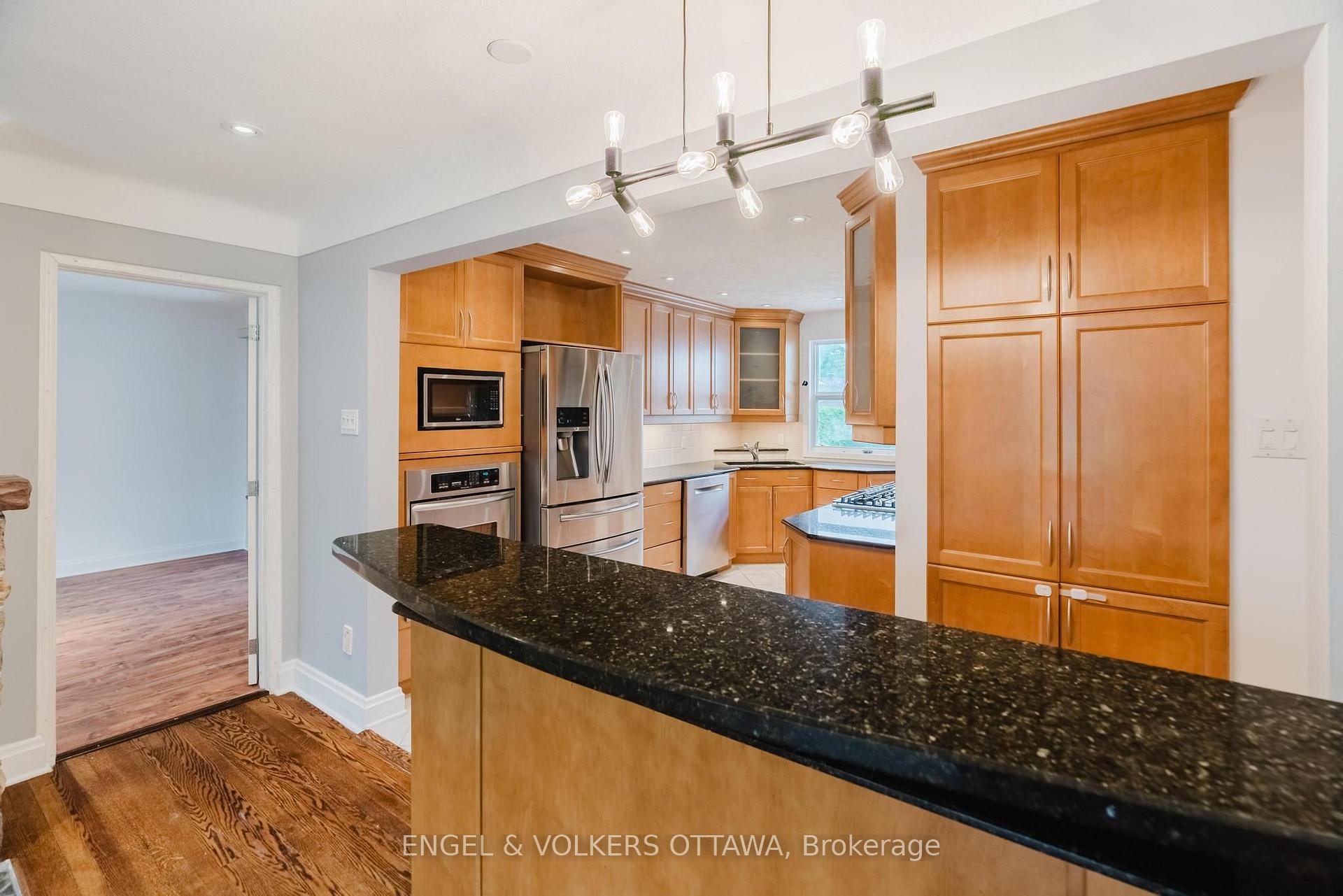 Photo 9 of 1988 Carling Avenue, Ottawa, McKellar Heights/Glabar Park — HOMEH