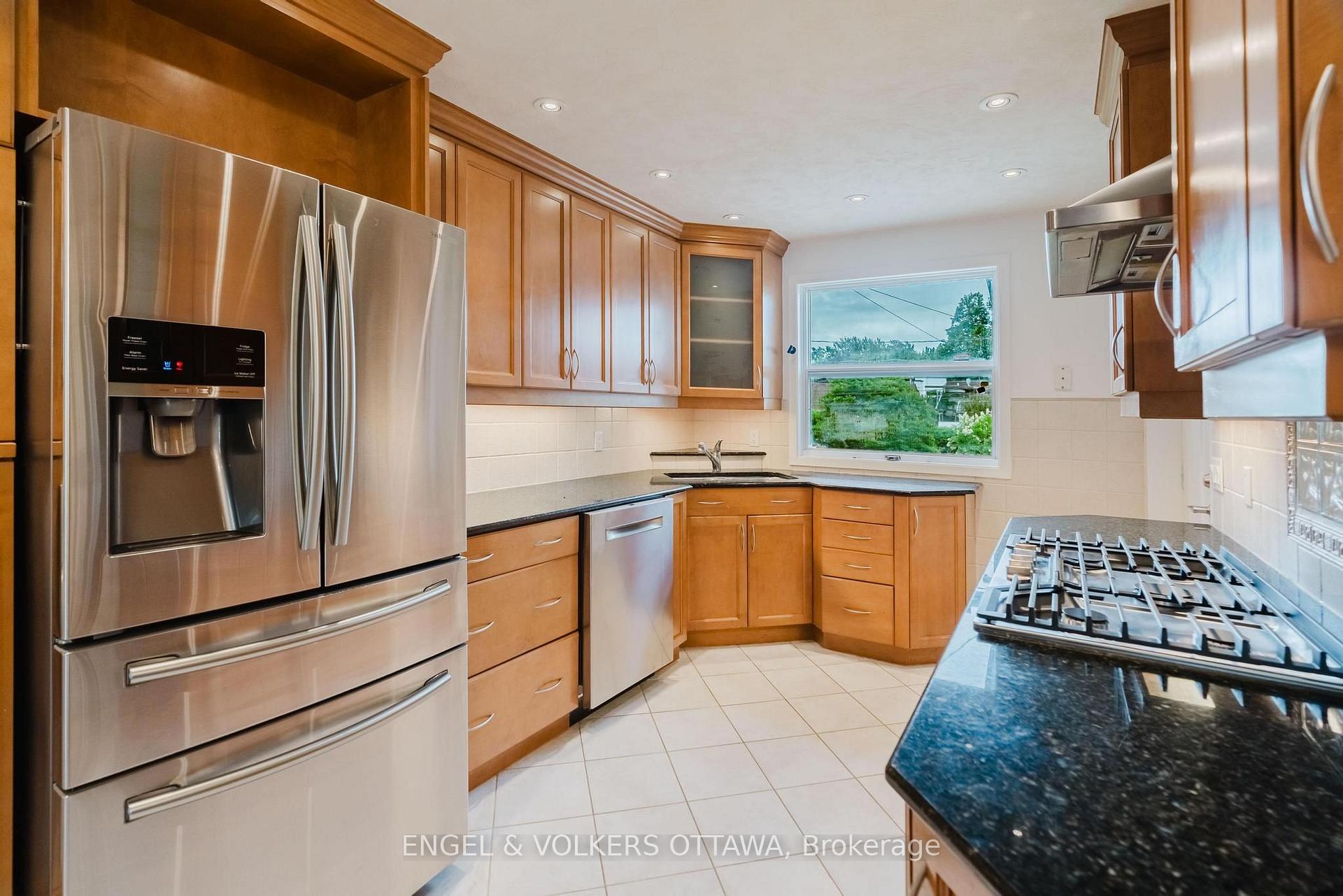 Photo 11 of 1988 Carling Avenue, Ottawa, McKellar Heights/Glabar Park — HOMEH