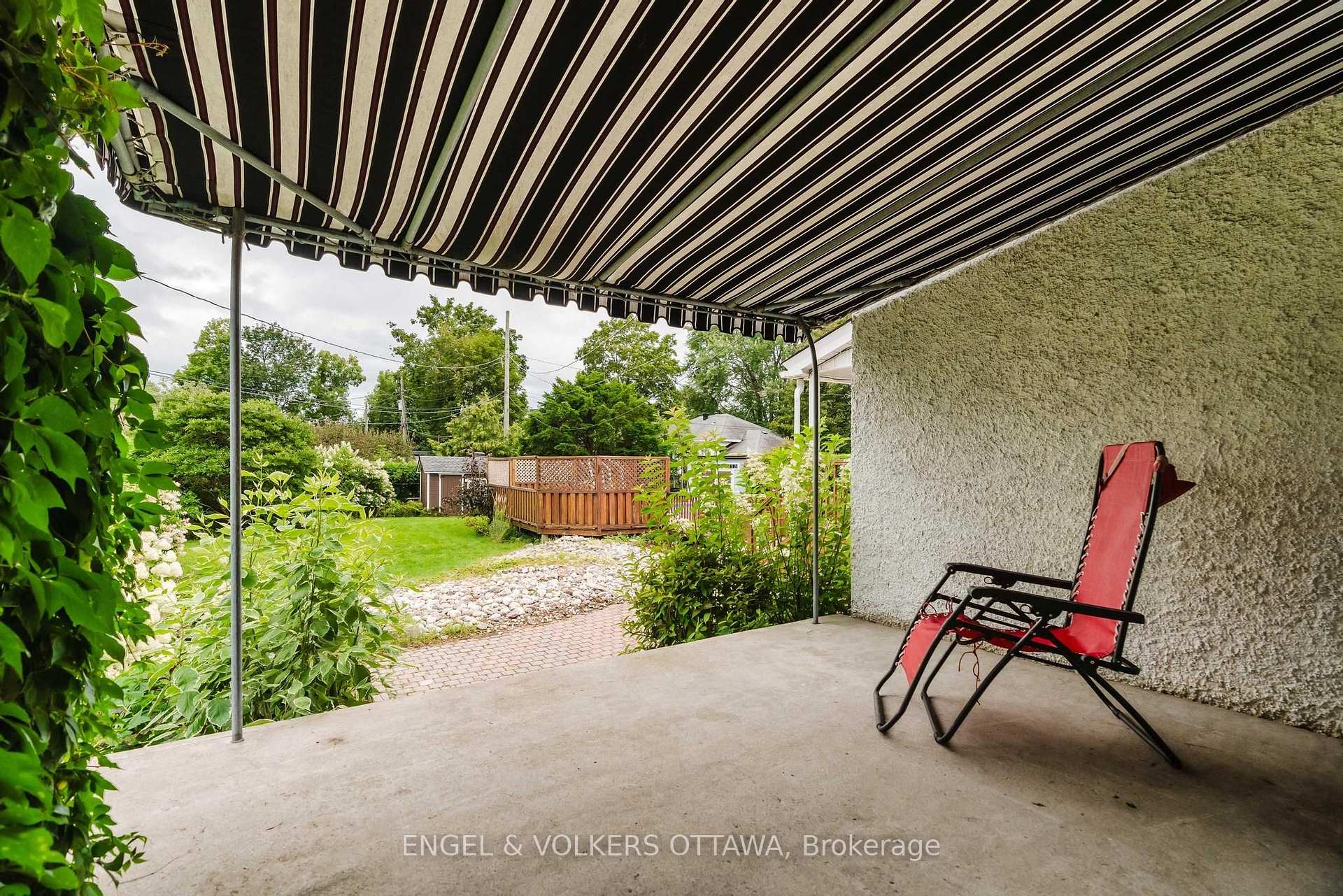 Photo 42 of 1988 Carling Avenue, Ottawa, McKellar Heights/Glabar Park — HOMEH