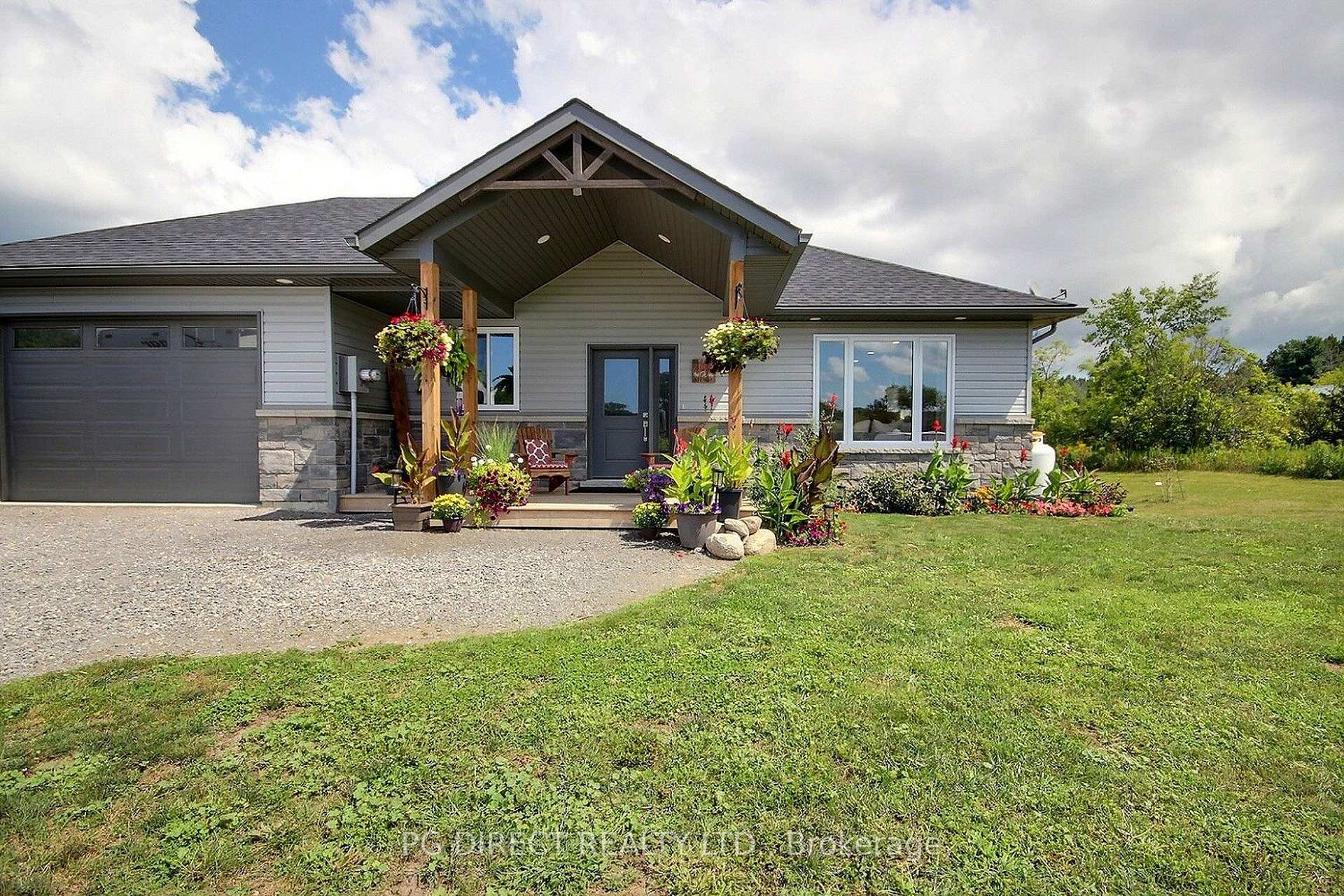 Photo of 653 Pinewood School Road