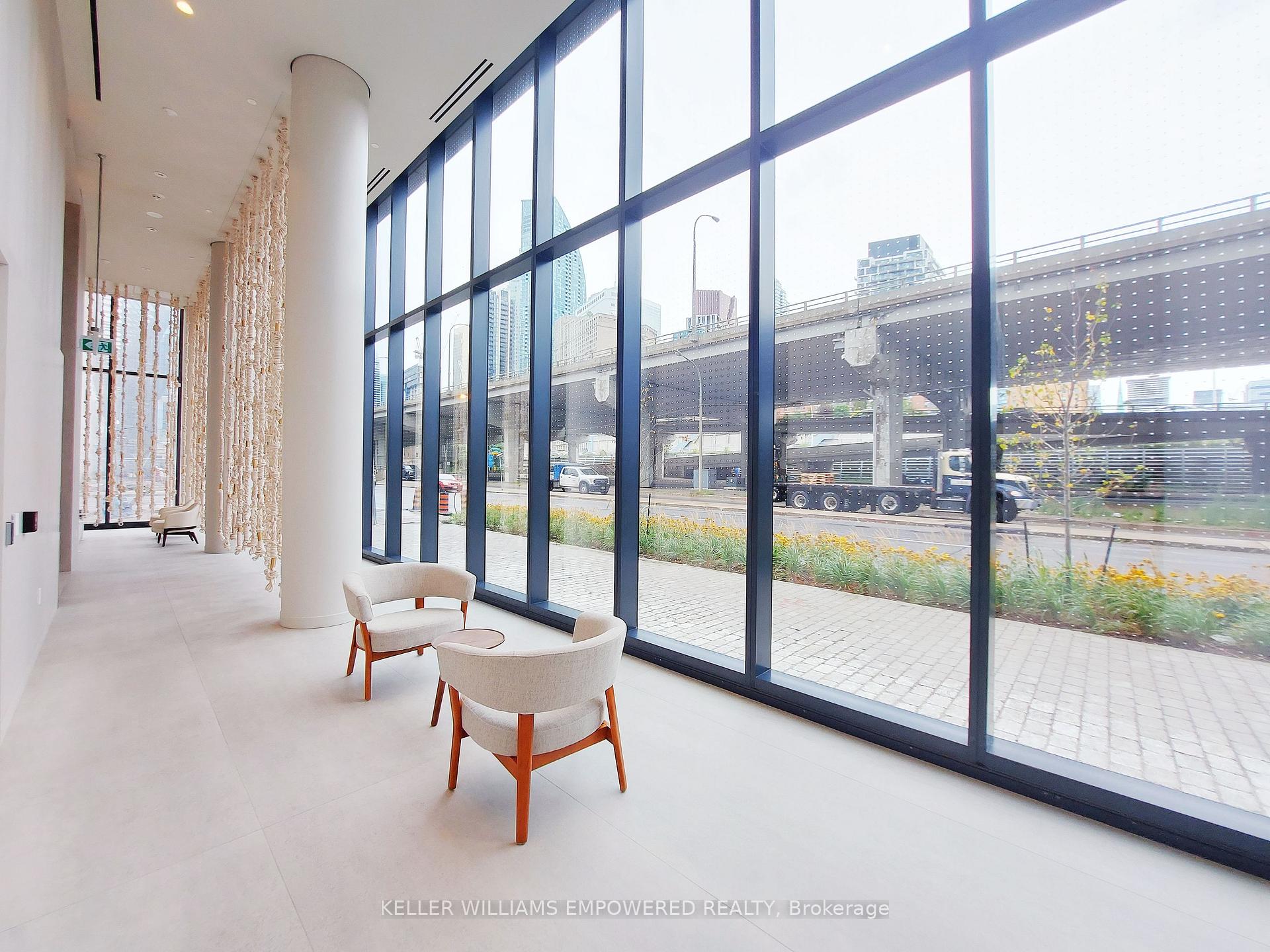 Photo 7 of Unit 5505, 55 Cooper Street, Toronto, Waterfront Communities — HOMEH