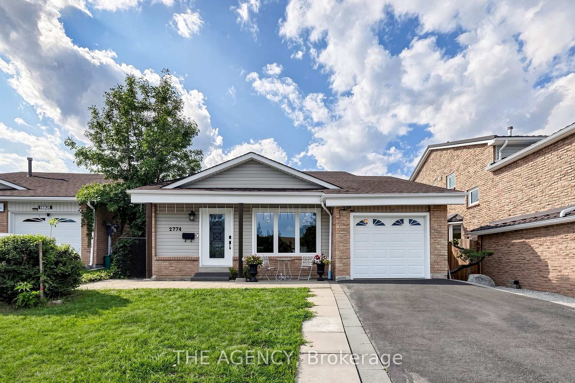 Front of 2774 Quill Crescent
