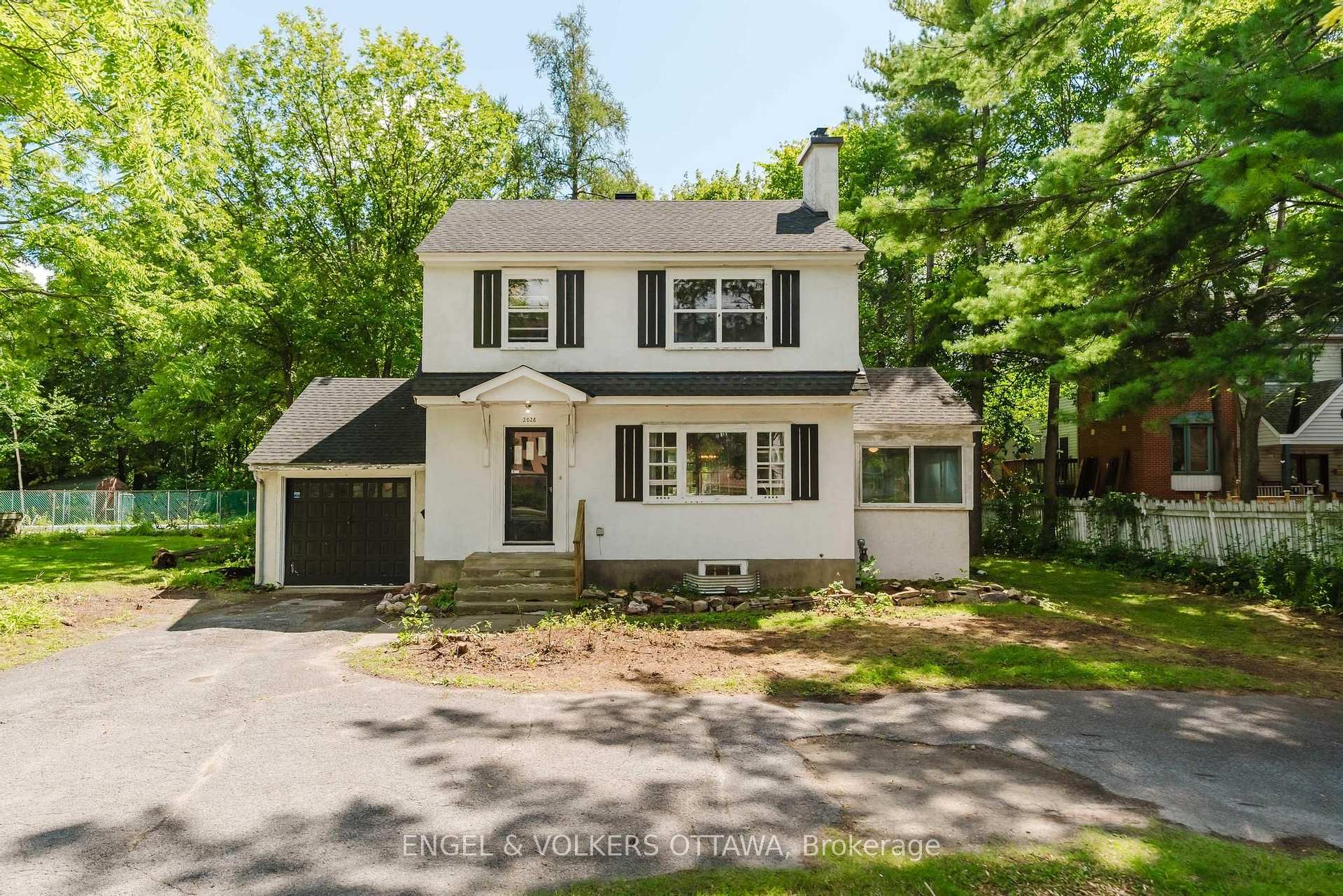 Photo 2 of 2028 Carling Avenue, Ottawa, McKellar Heights/Glabar Park — HOMEH