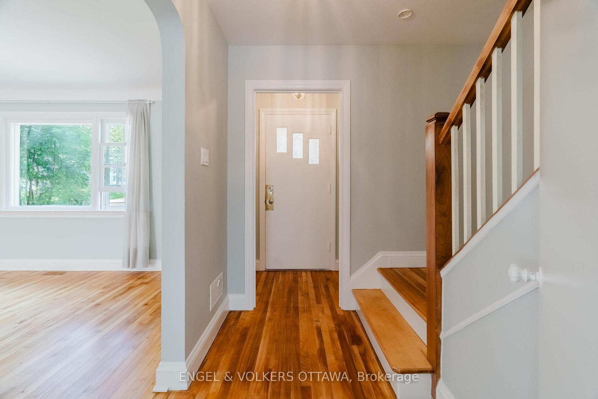 Photo 5 of 2028 Carling Avenue, Ottawa, McKellar Heights/Glabar Park — HOMEH