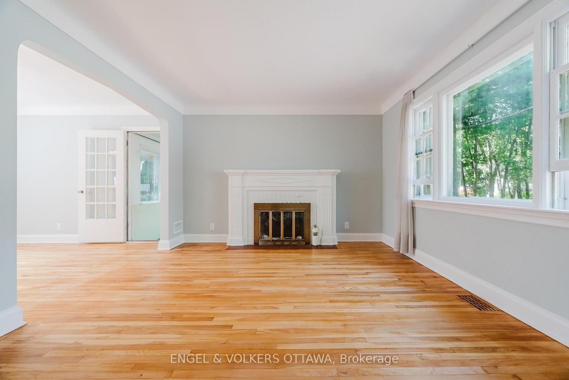 Photo 8 of 2028 Carling Avenue, Ottawa, McKellar Heights/Glabar Park — HOMEH