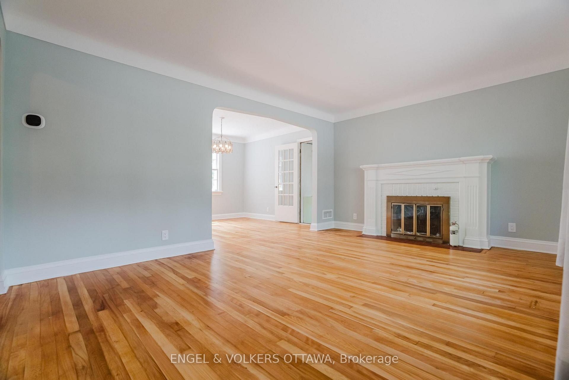 Photo 11 of 2028 Carling Avenue, Ottawa, McKellar Heights/Glabar Park — HOMEH