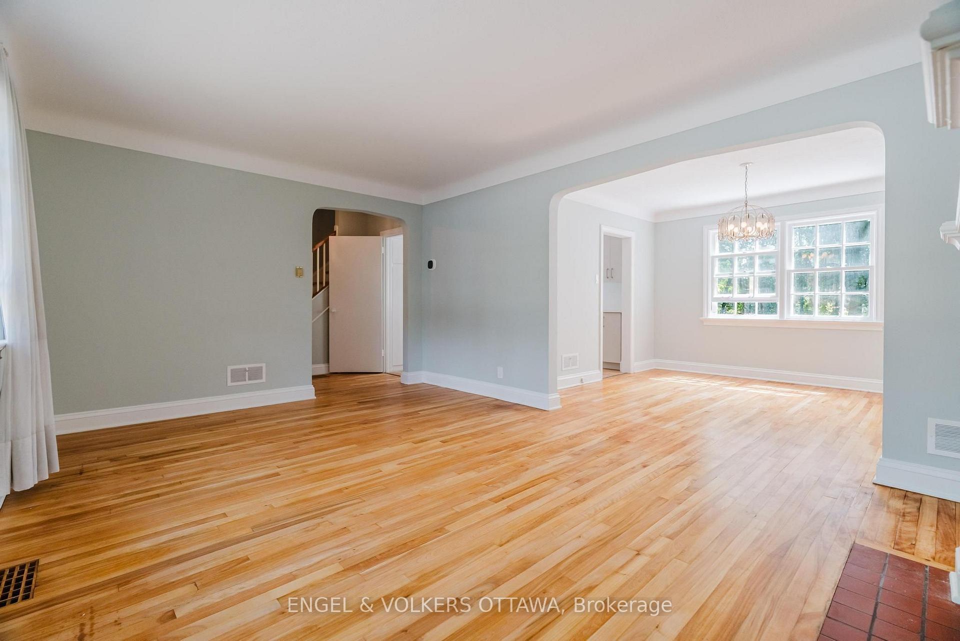 Photo 12 of 2028 Carling Avenue, Ottawa, McKellar Heights/Glabar Park — HOMEH