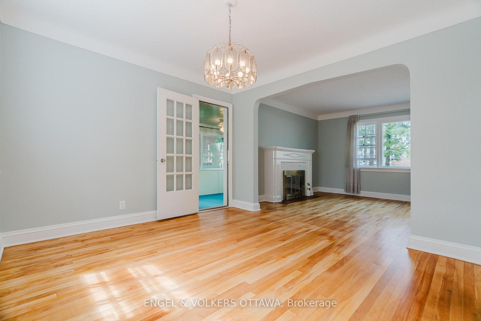 Photo 15 of 2028 Carling Avenue, Ottawa, McKellar Heights/Glabar Park — HOMEH