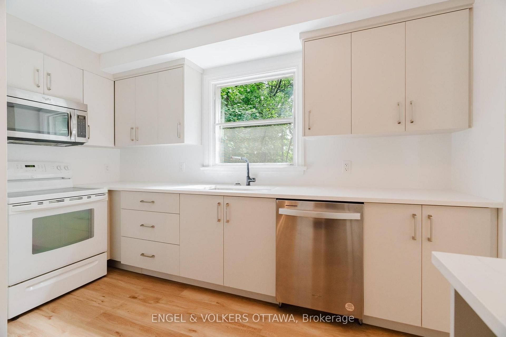 Photo 19 of 2028 Carling Avenue, Ottawa, McKellar Heights/Glabar Park — HOMEH