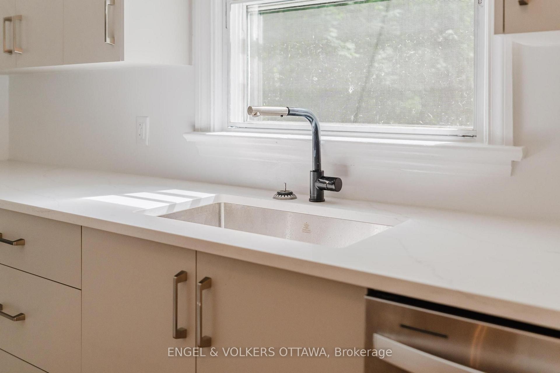 Photo 20 of 2028 Carling Avenue, Ottawa, McKellar Heights/Glabar Park — HOMEH