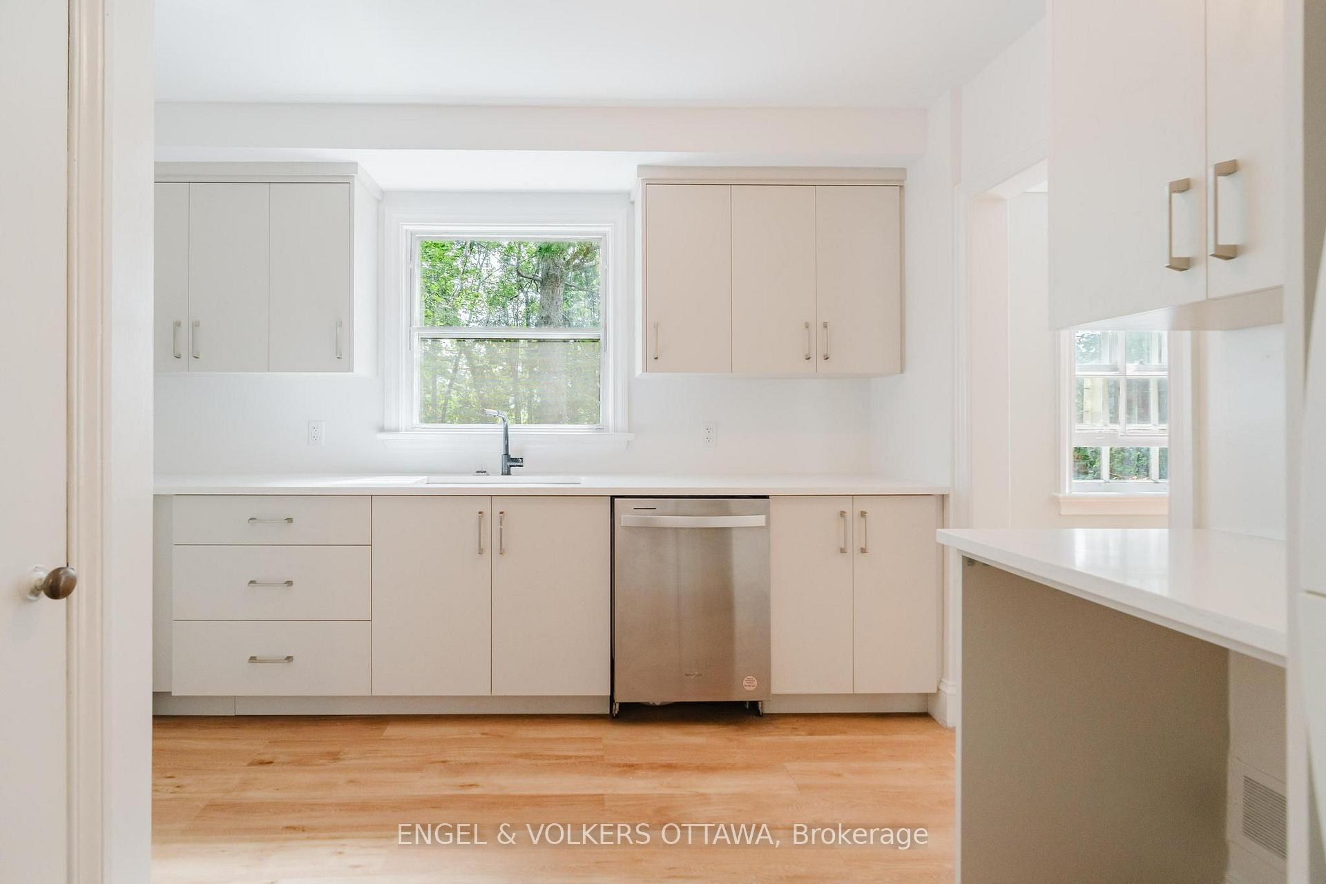 Photo 21 of 2028 Carling Avenue, Ottawa, McKellar Heights/Glabar Park — HOMEH
