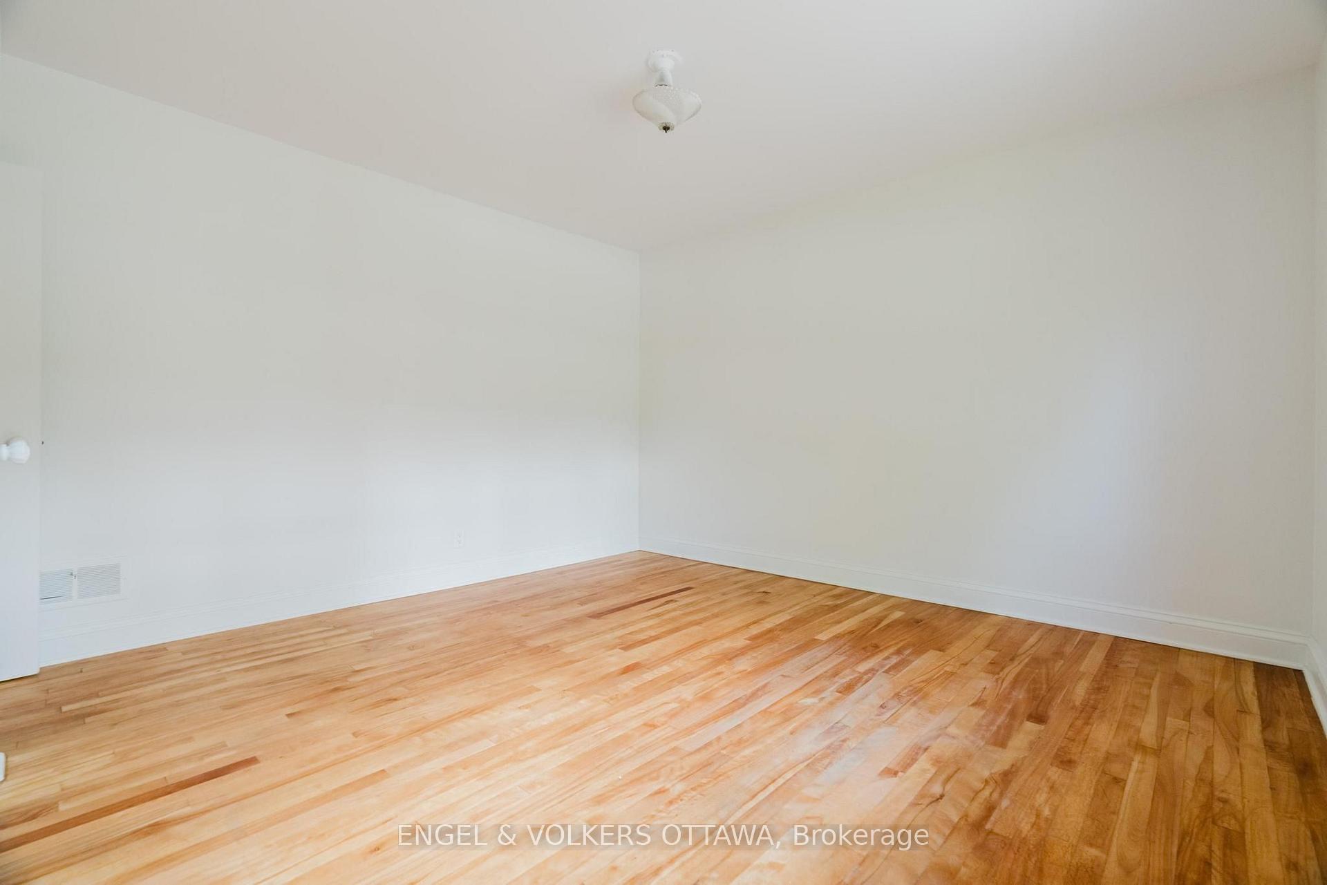 Photo 30 of 2028 Carling Avenue, Ottawa, McKellar Heights/Glabar Park — HOMEH