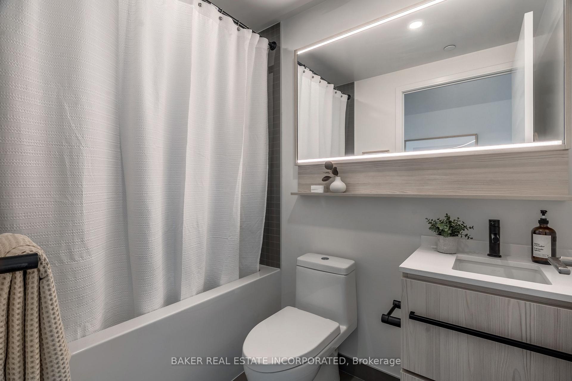 Photo 8 of Unit 911, 425 Front Street E, Toronto, Waterfront Communities — HOMEH